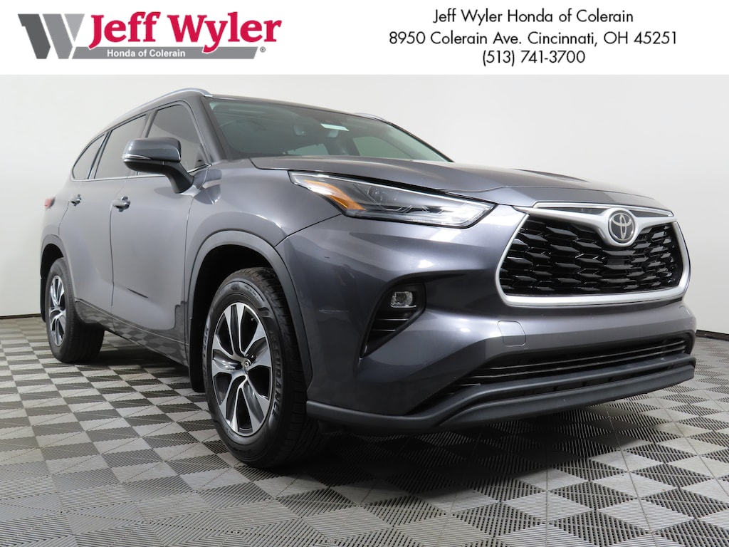 Used 2021 Toyota Highlander XLE AWD SUV