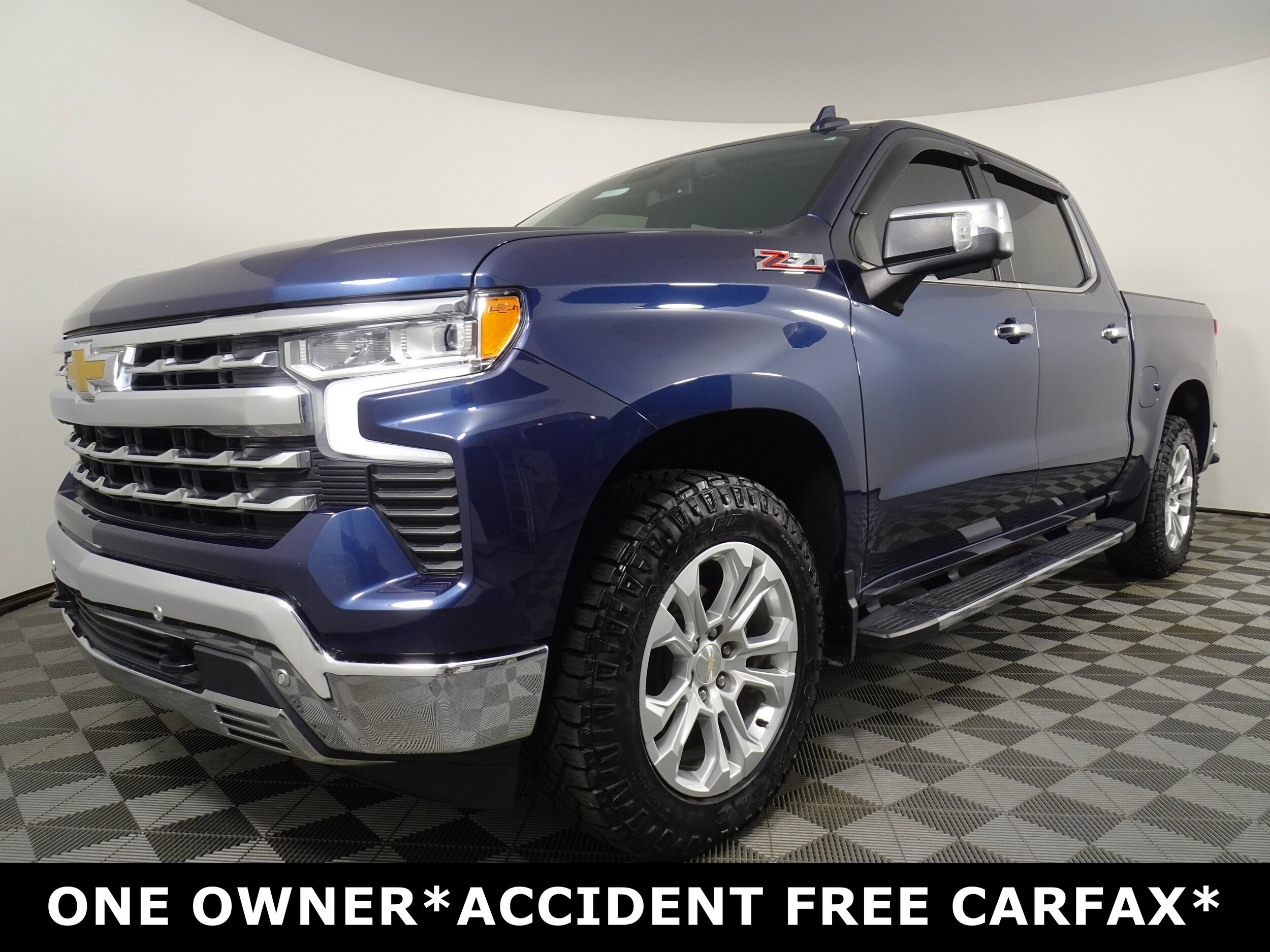 2022 Chevrolet Silverado 1500 LTZ photo 2