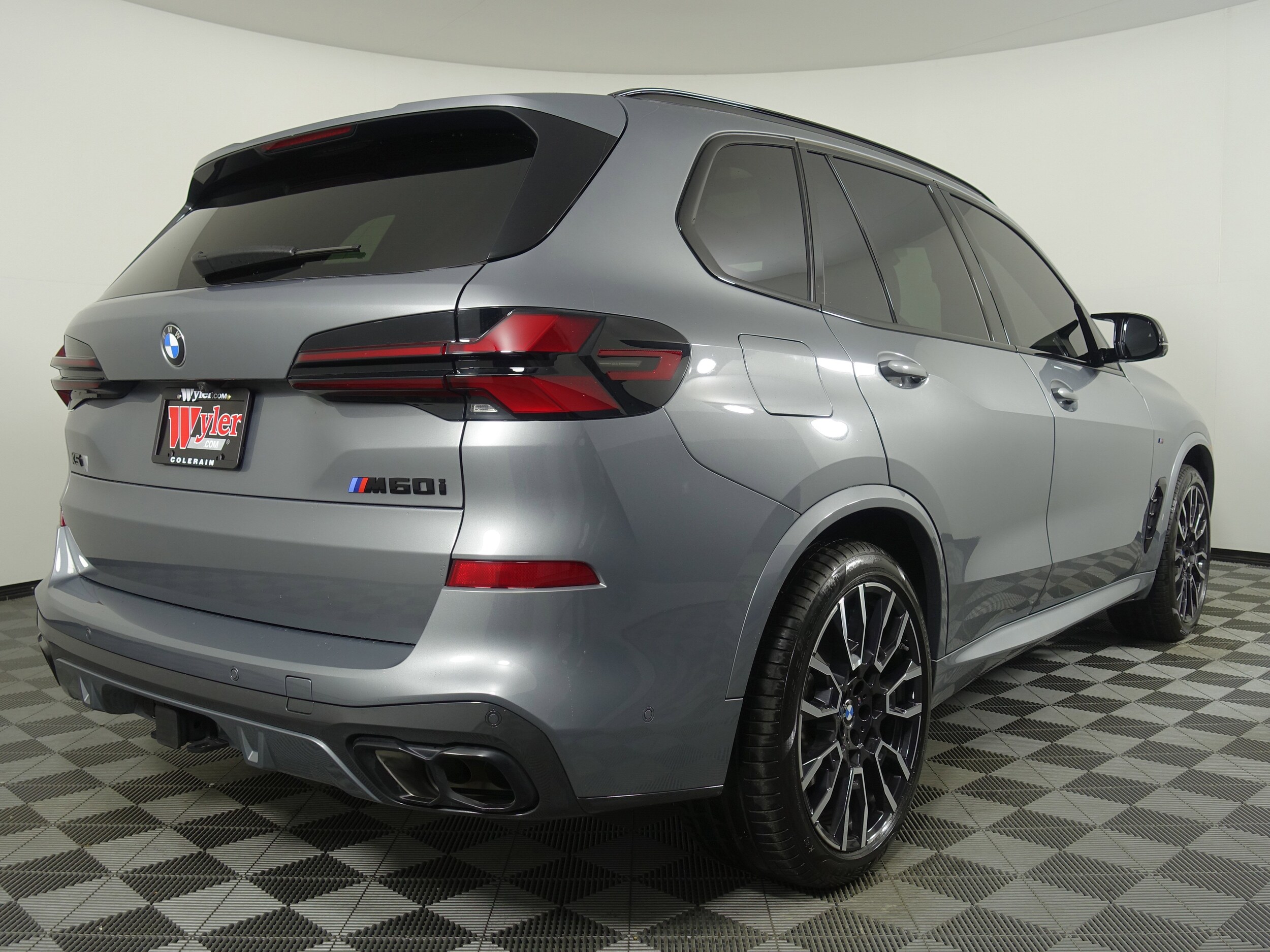 2025 Bmw X5 M60i photo 3