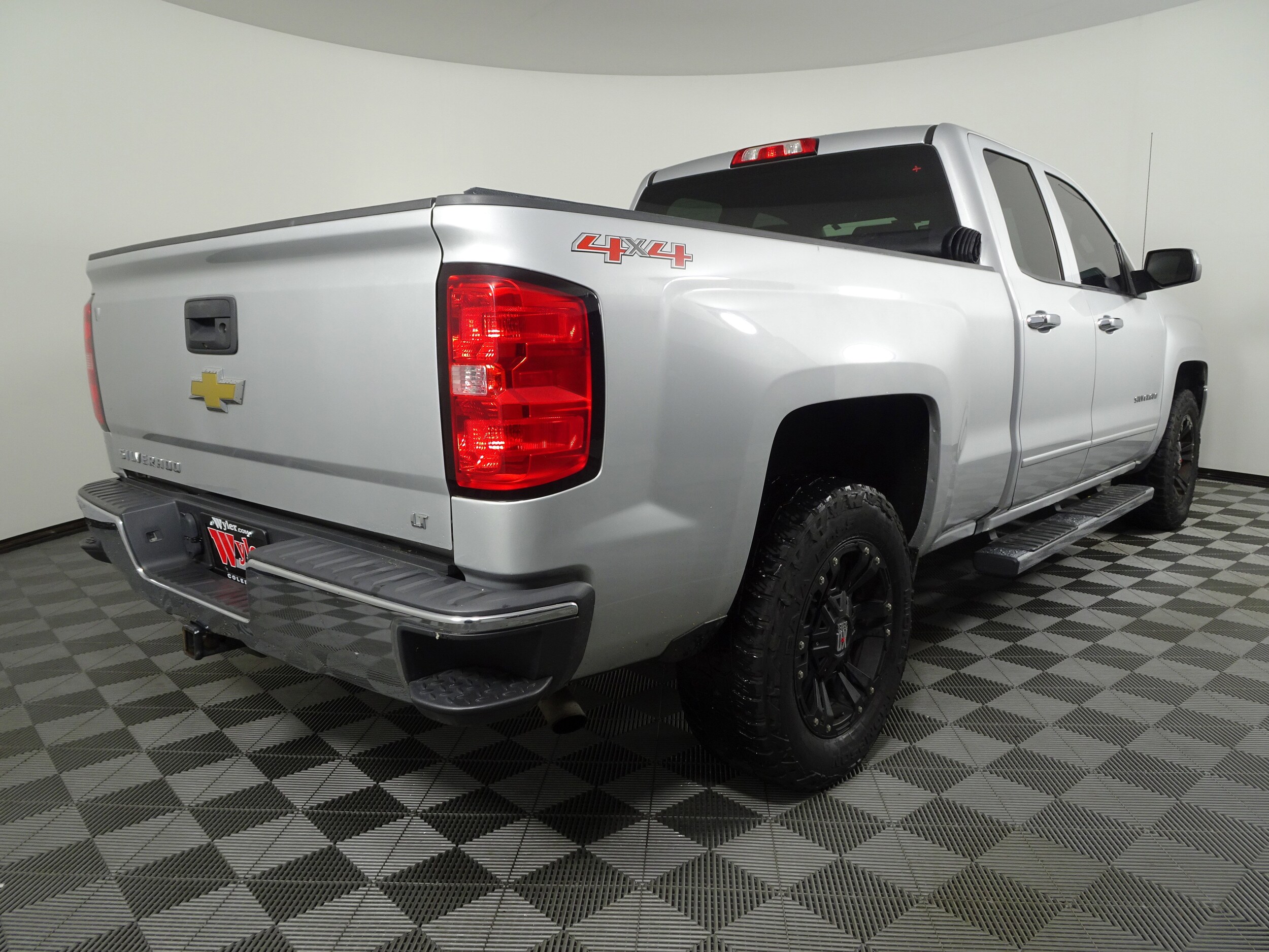 2016 Chevrolet Silverado 1500 photo 3