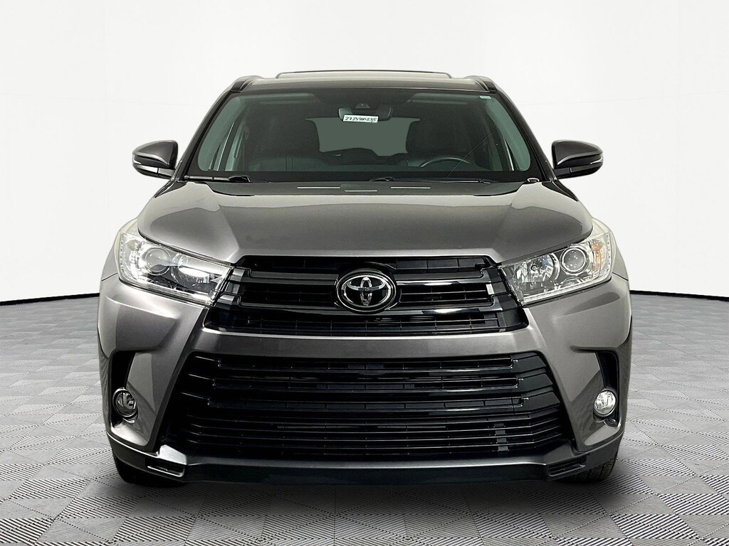 Used 2018 Toyota Highlander SE V6 AWD SUV