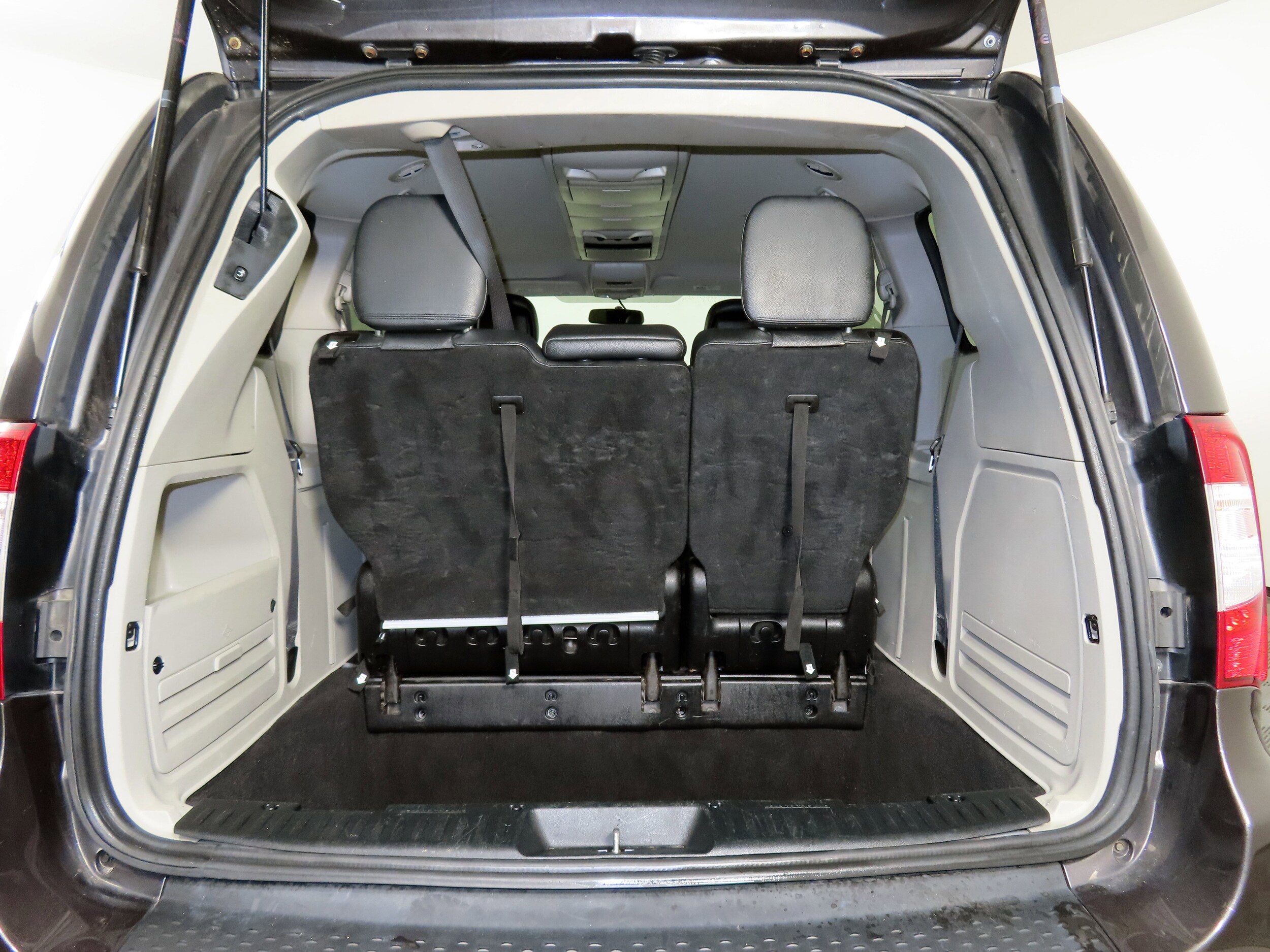 2016 Chrysler Town & Country Touring photo 4