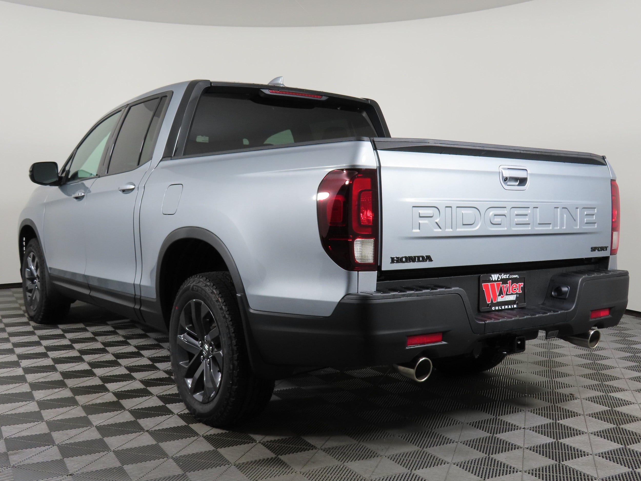 2026 Honda Ridgeline Sport - Photo 18