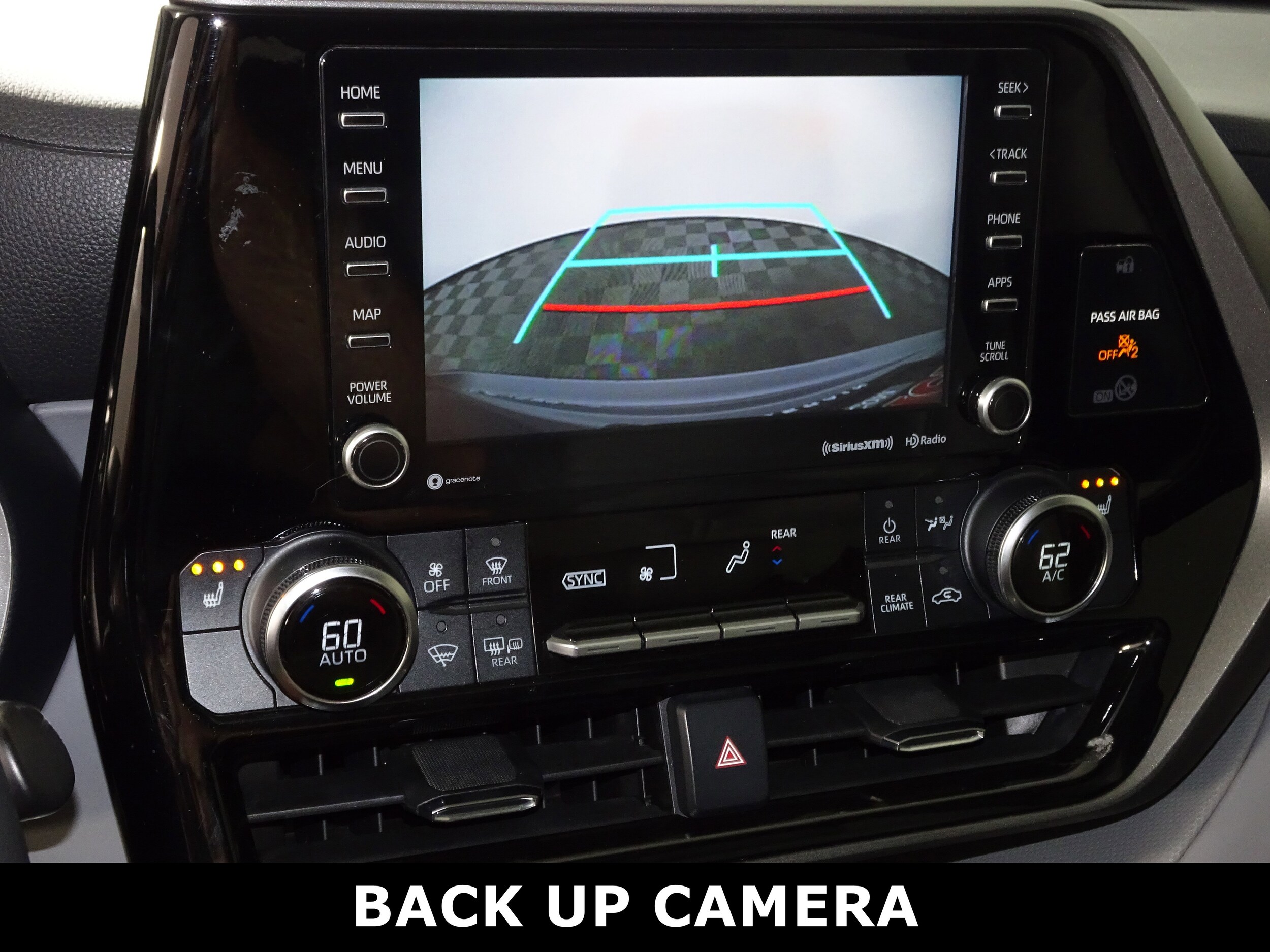 2021 Toyota Highlander XLE photo 4