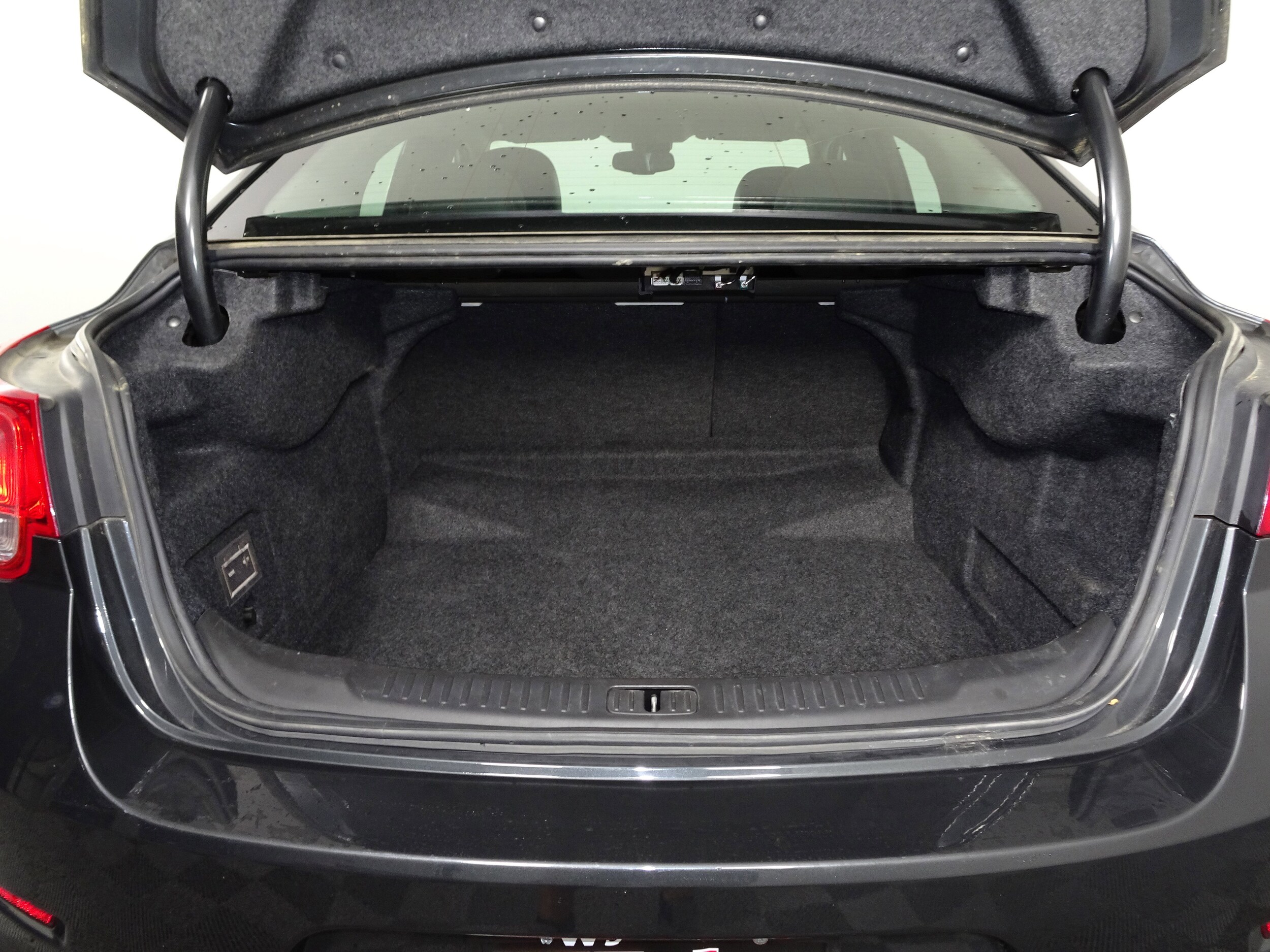 2015 Chevrolet Malibu 2LT photo 2