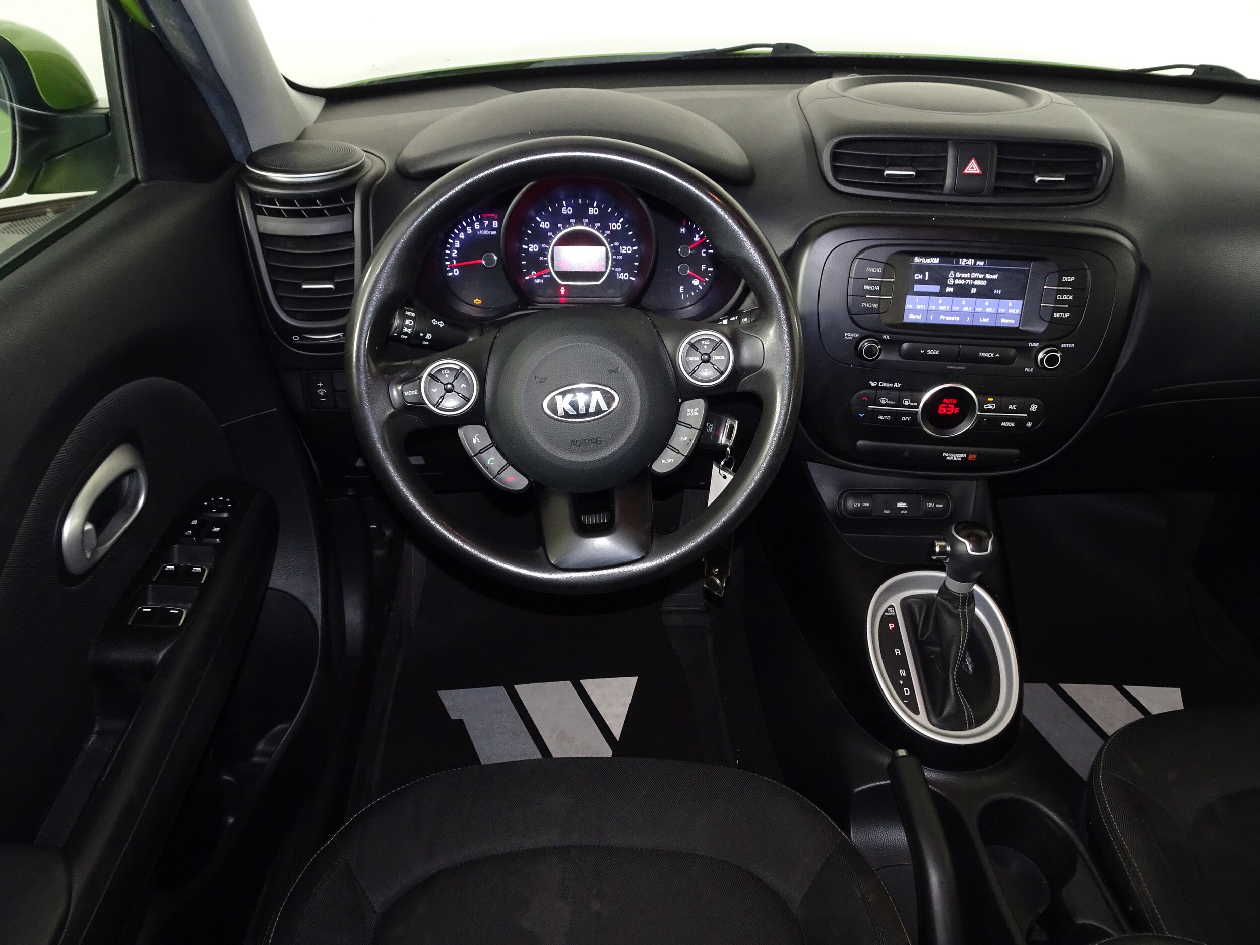 2017 Kia Soul Plus photo 2