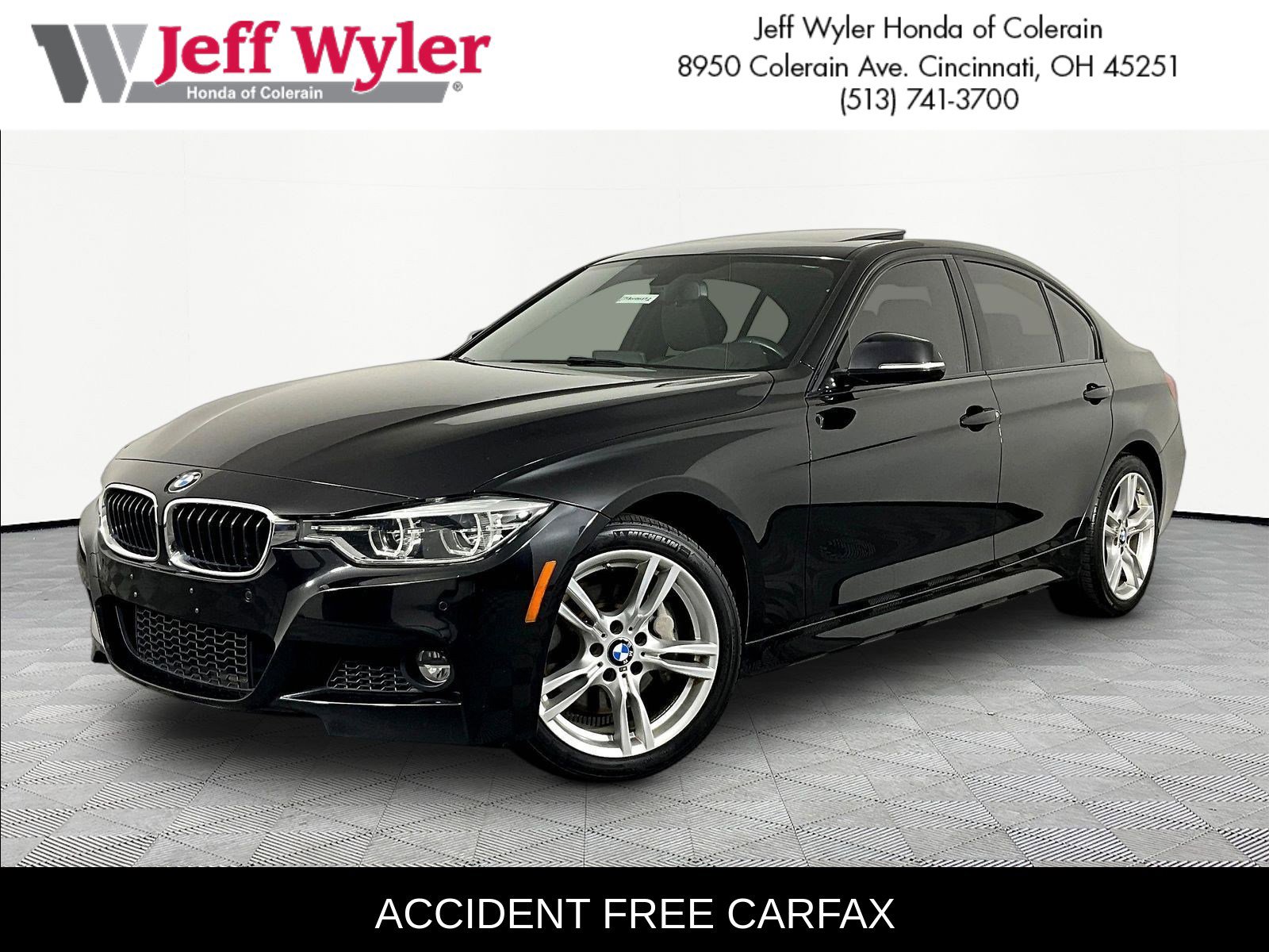 2017 BMW 3 Series 330i xDrive Sedan's photo
