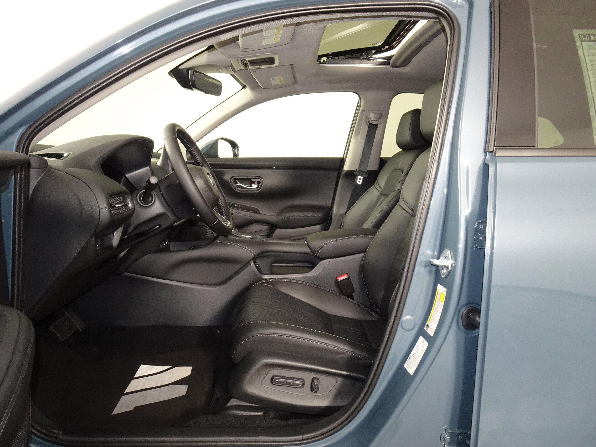 2026 Honda HR-V EX-L photo 4