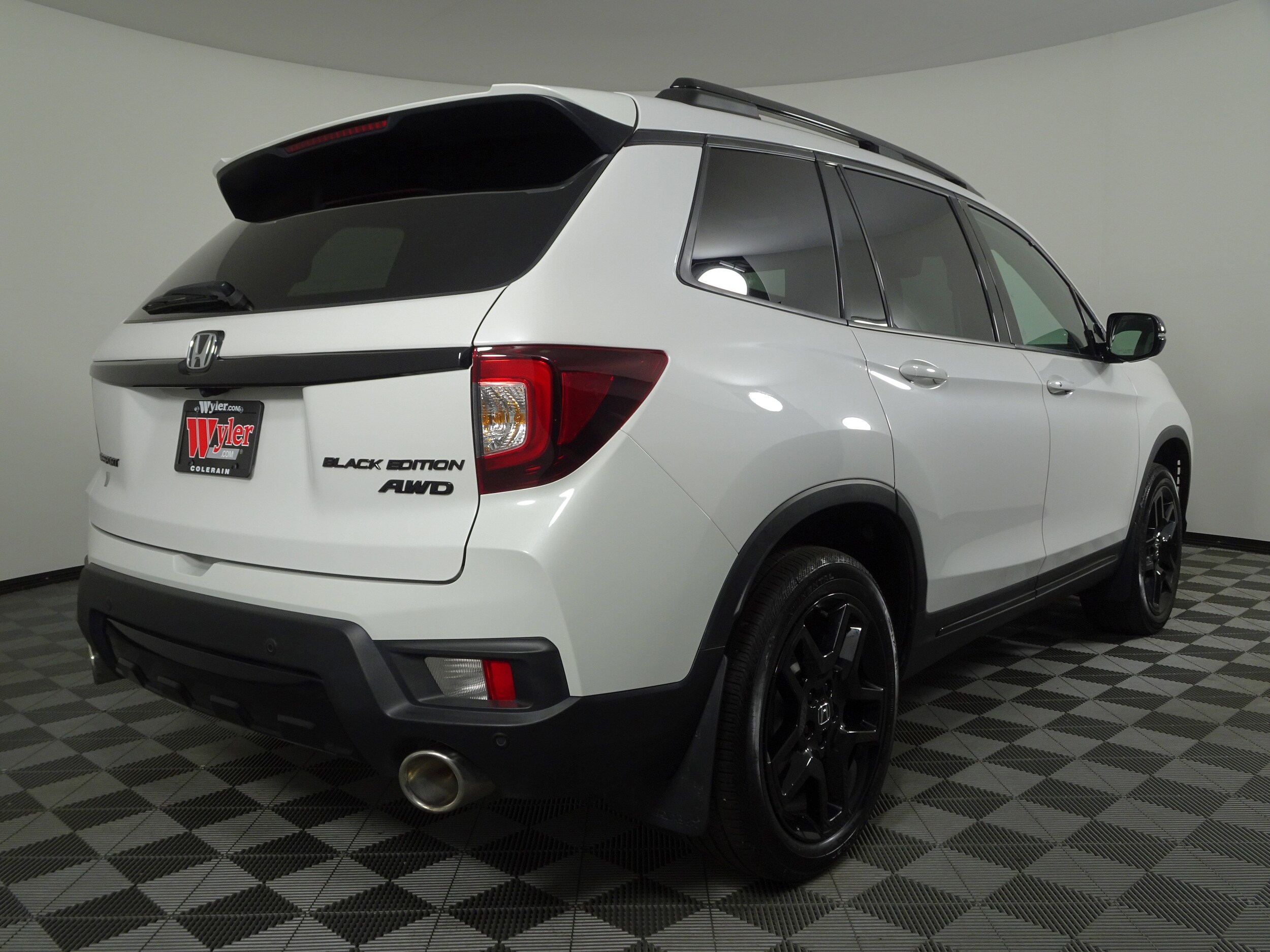 2024 Honda Passport Black Edition photo 2