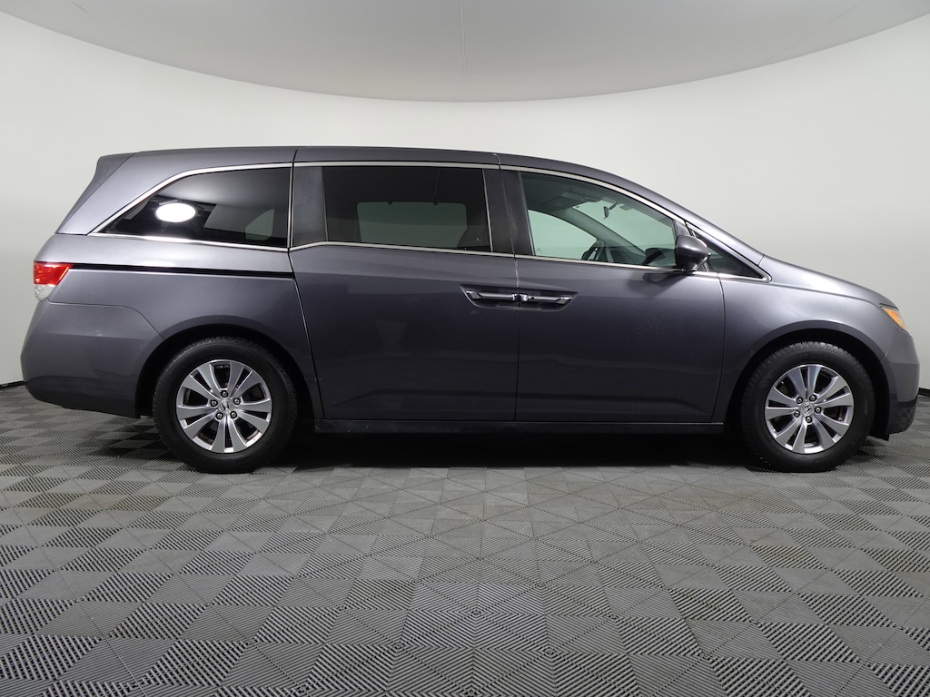 Used 2017 Honda Odyssey SE Auto Van