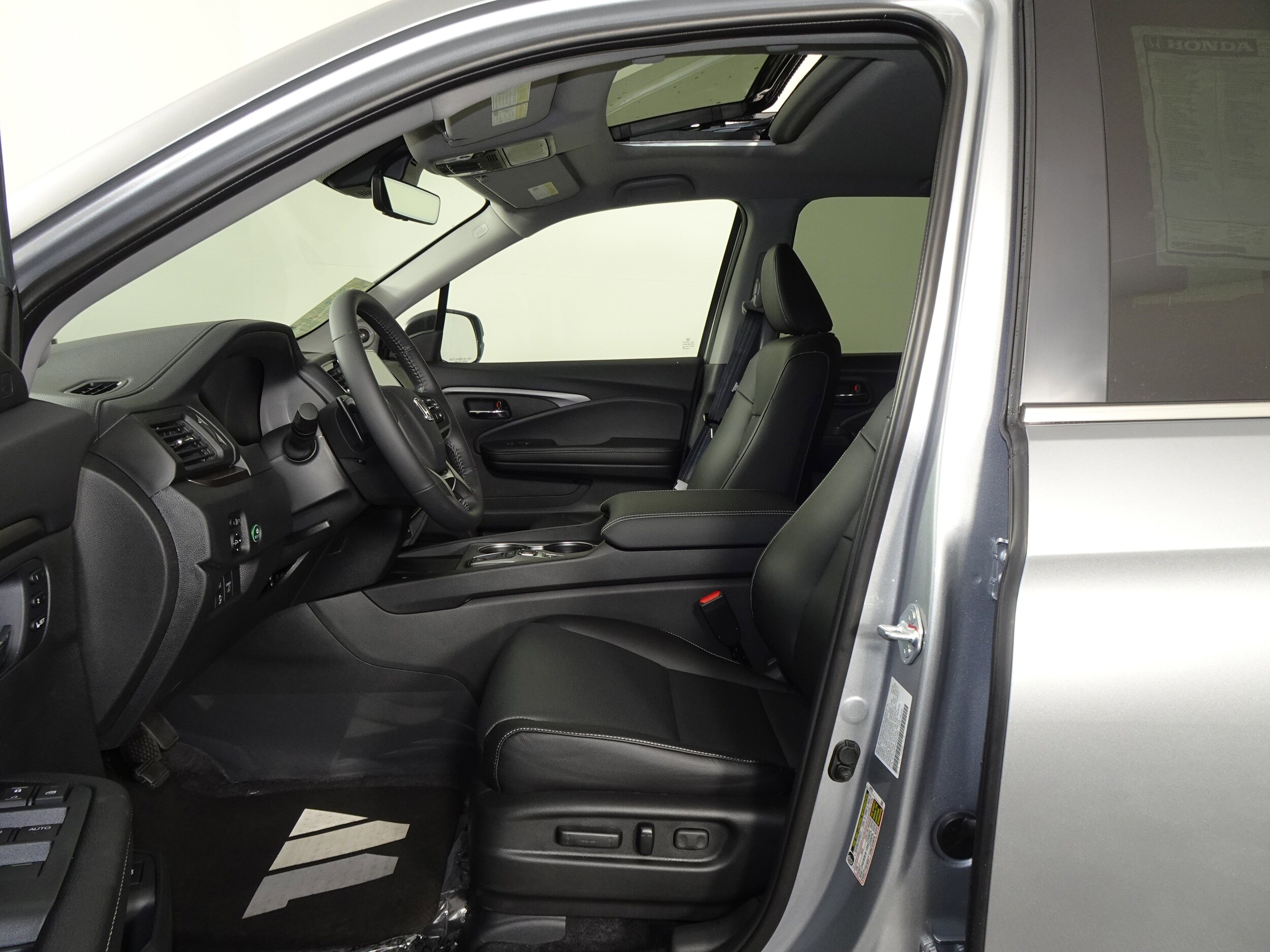 2025 Honda Ridgeline RTL photo 4