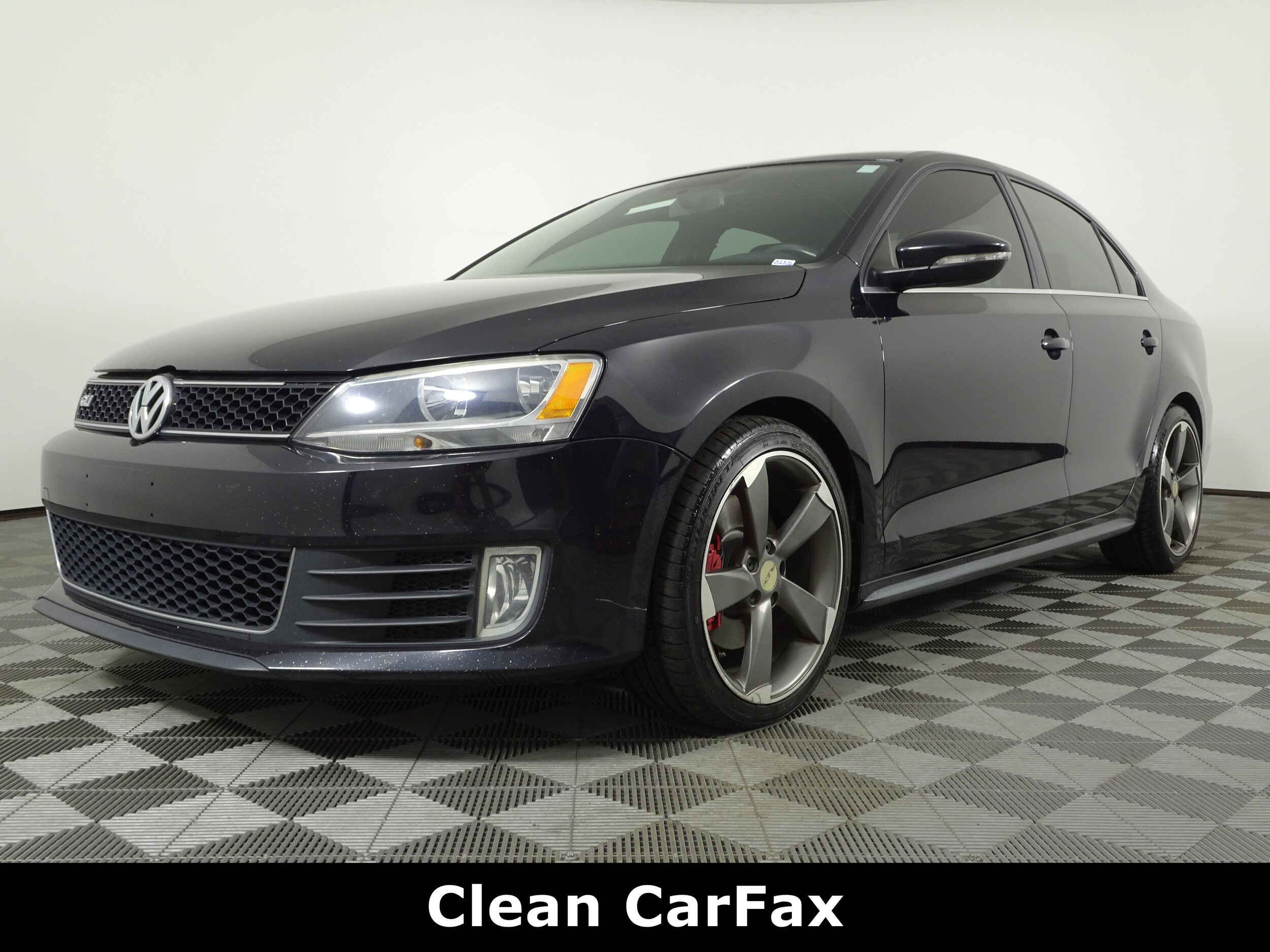 2014 Volkswagen Jetta GLI photo 2