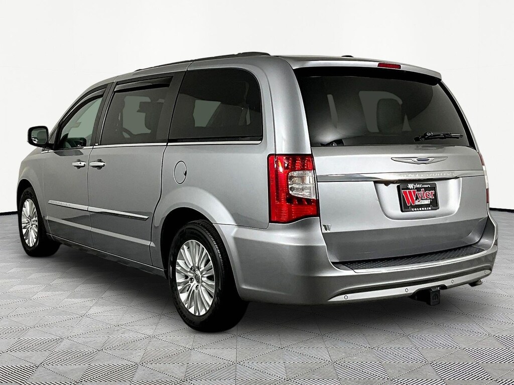 Used 2013 Chrysler Town & Country 4dr Wgn Touring-L Van LWB Passenger Van