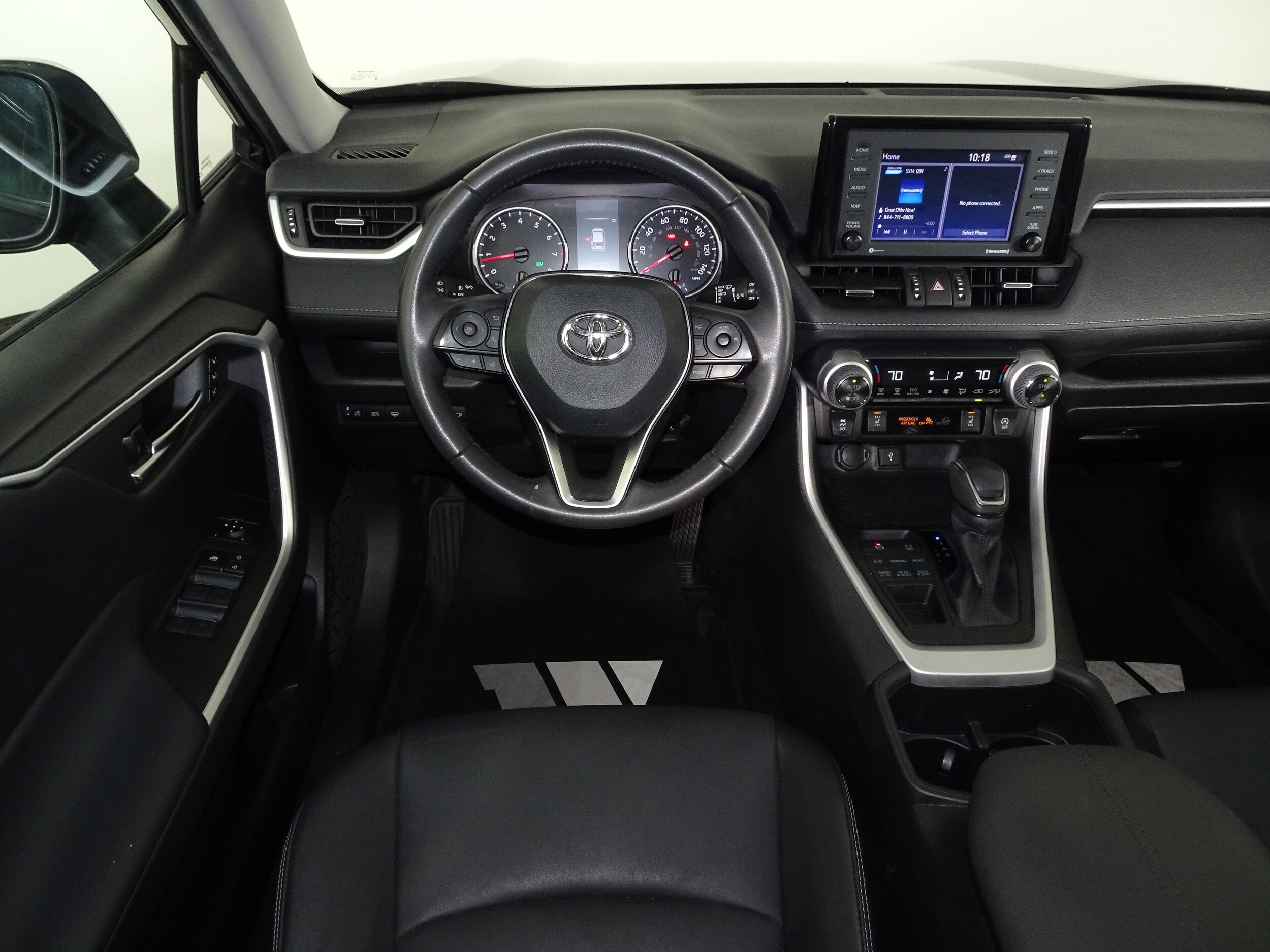 2022 Toyota RAV4 XLE Premium photo 4