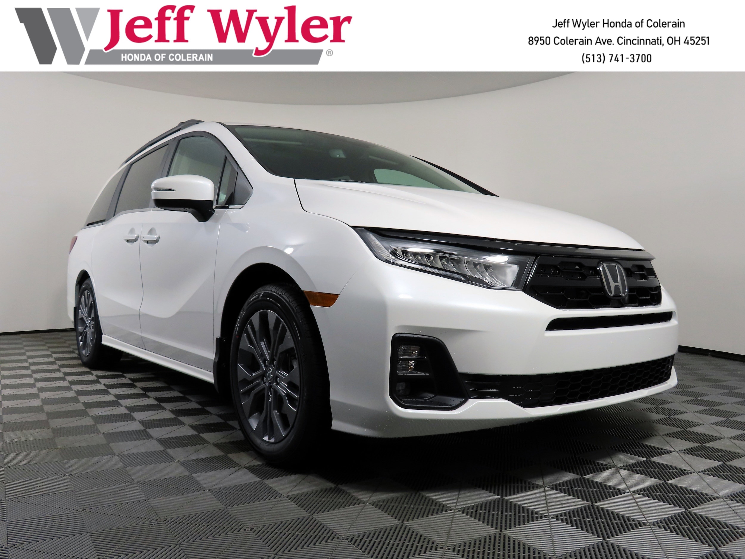 2026 Honda Odyssey Touring's photo