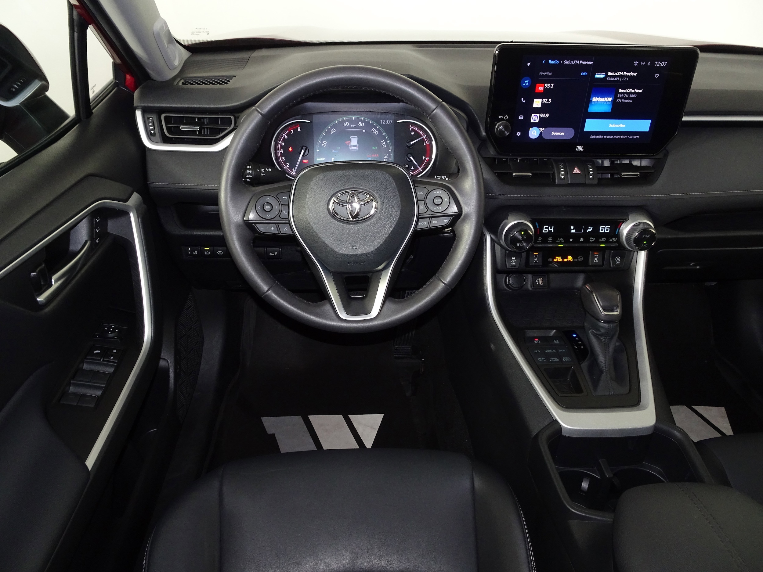 2023 Toyota RAV4 XLE Premium photo 4