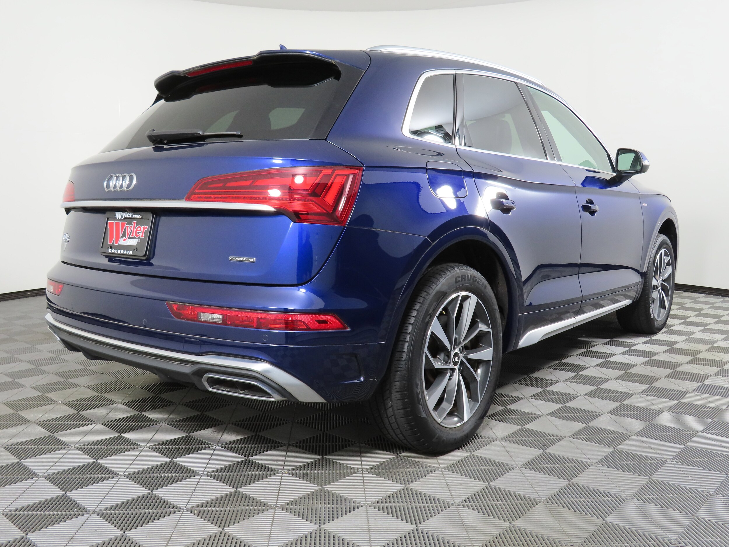 2022 Audi Q5 S line Premium Plus 45 TFSI photo 3