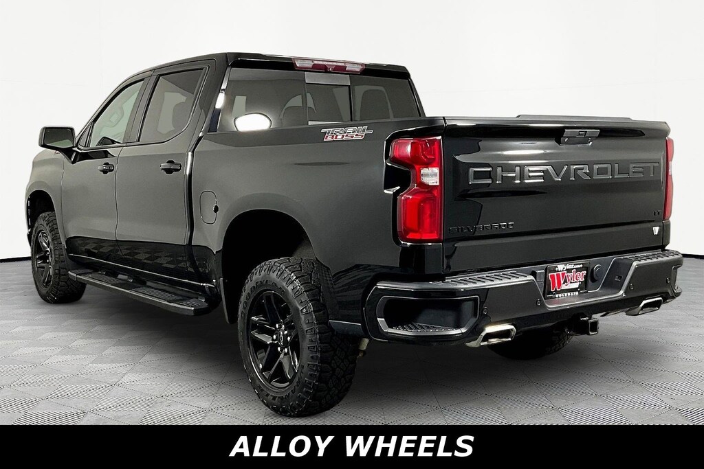 Used 2021 Chevrolet Silverado 1500 4WD Crew Cab 147 LT Trail Boss Truck Crew Cab