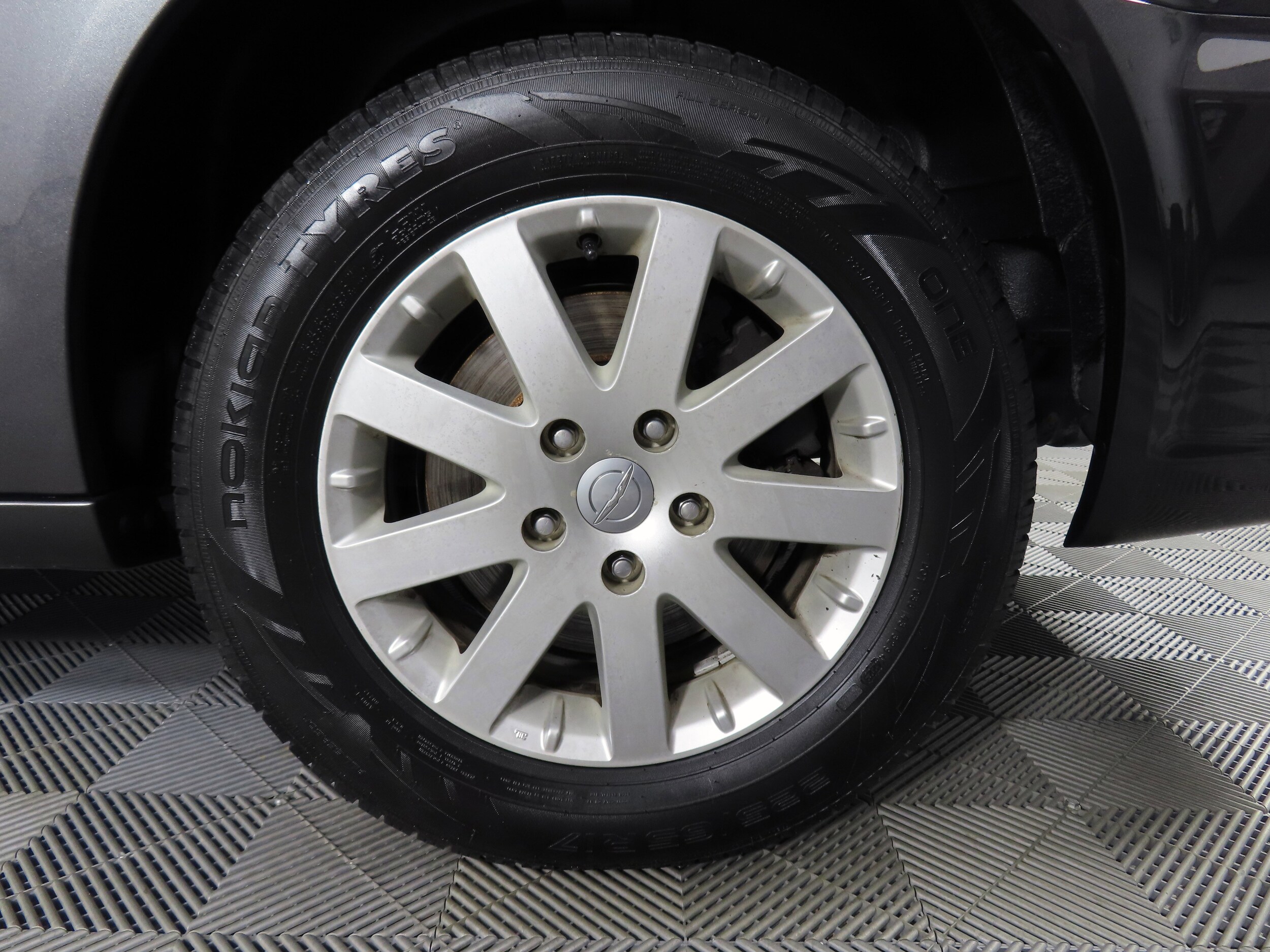 2016 Chrysler Town & Country Touring photo 3