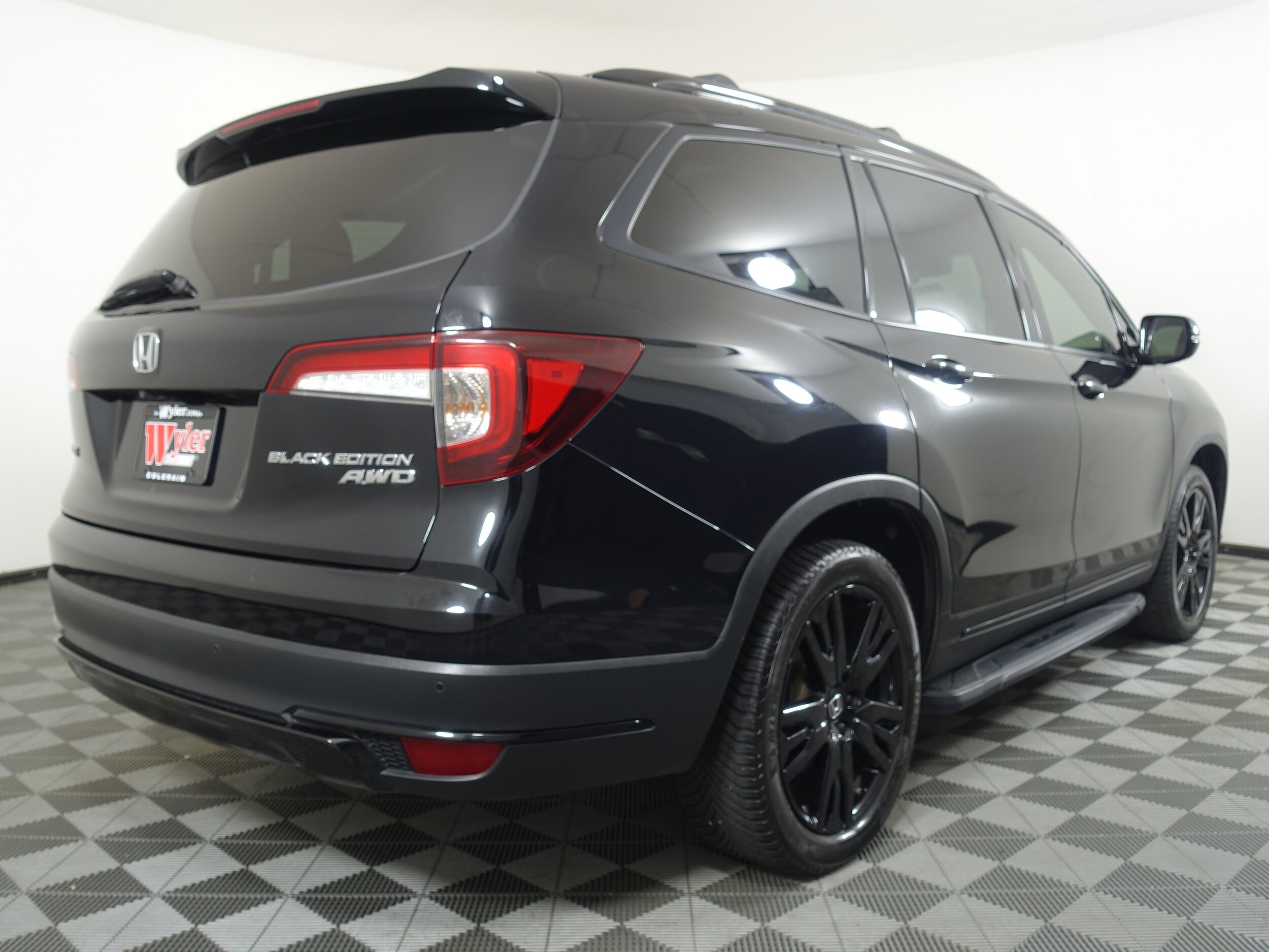 2021 Honda Pilot Black Edition photo 2