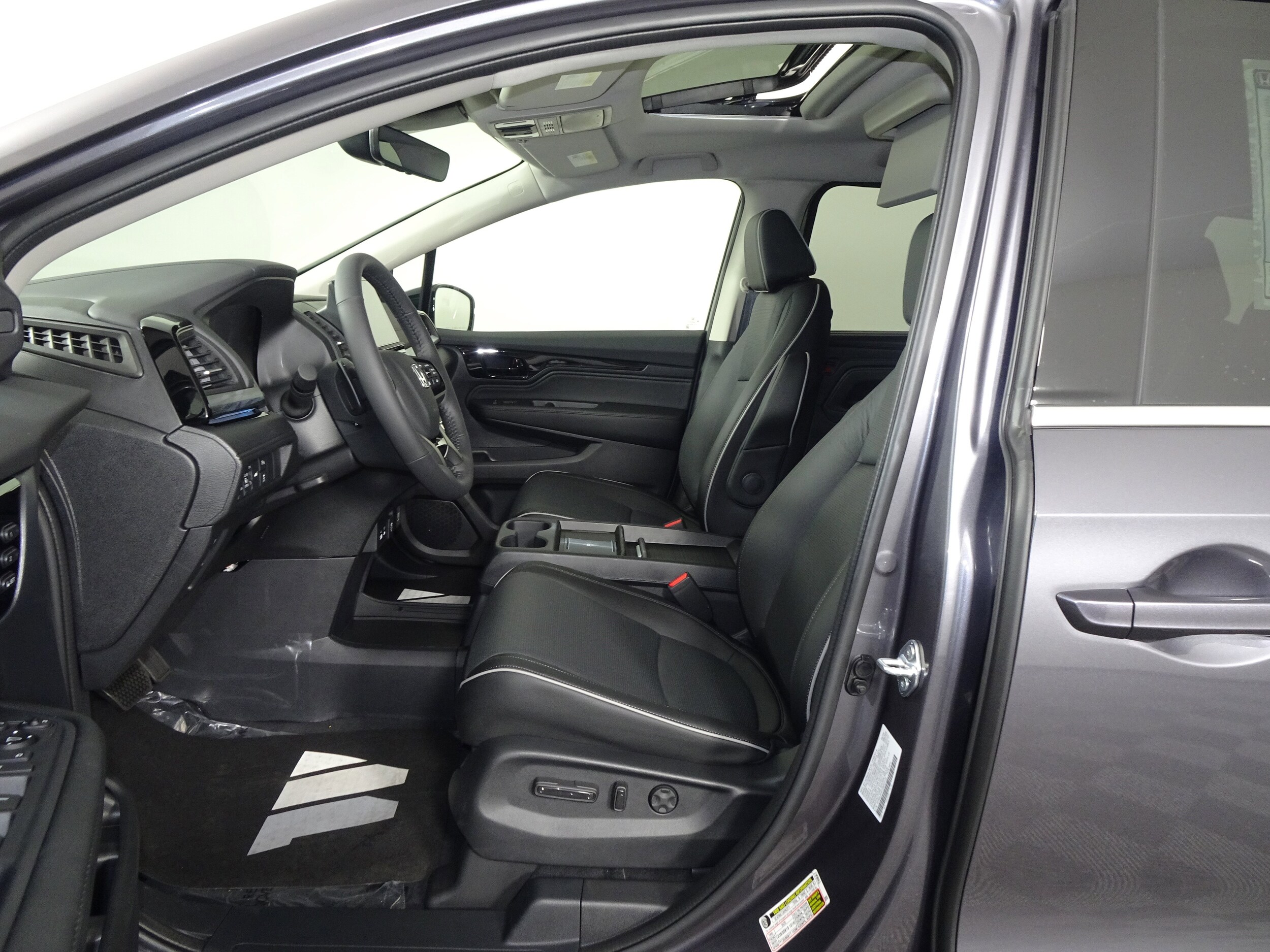 2026 Honda Odyssey Elite photo 3