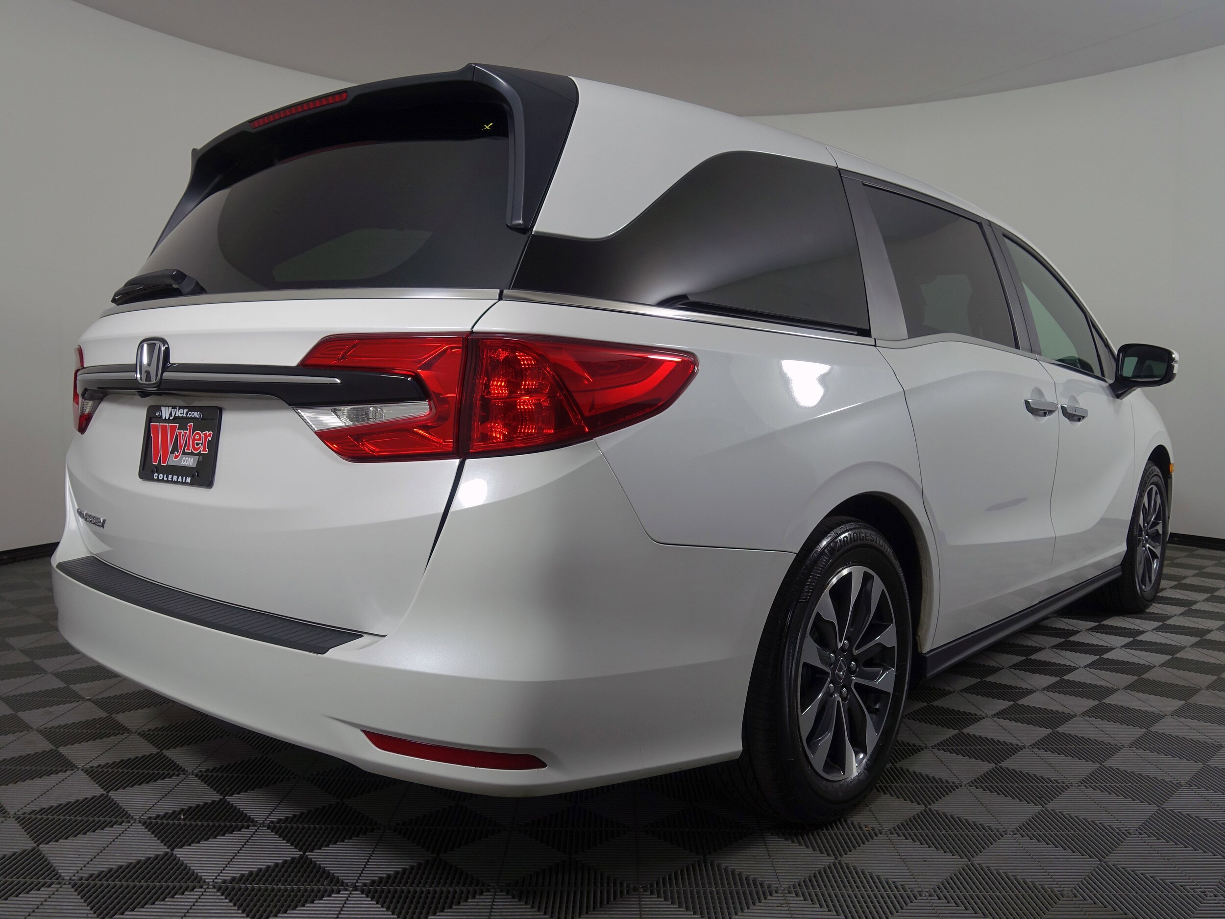 2024 Honda Odyssey EX-L photo 2