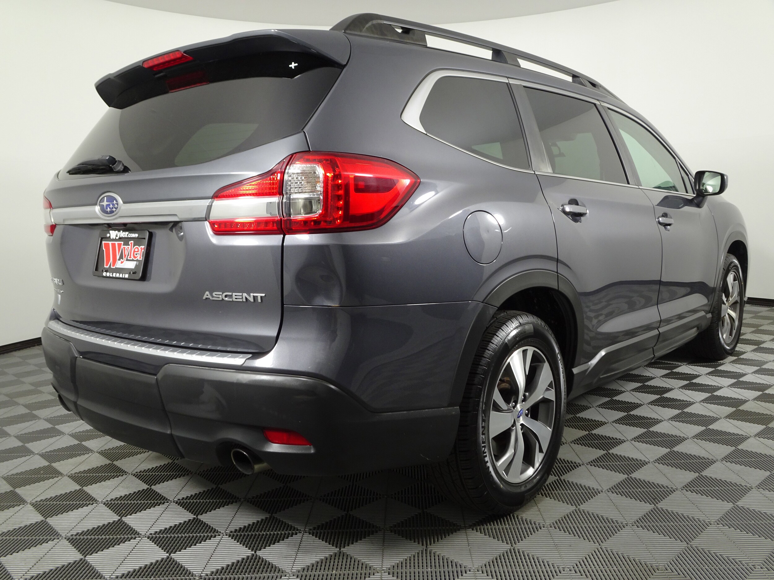 2019 Subaru Ascent Premium photo 3
