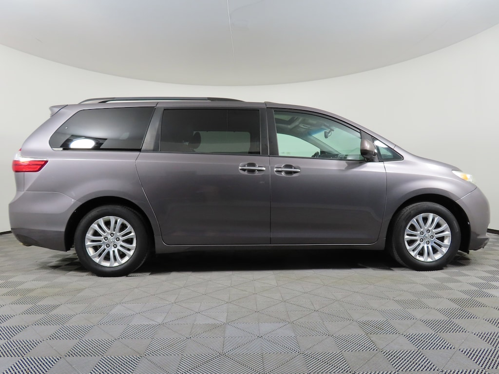 Used 2015 Toyota Sienna 5dr 8-Pass Van XLE FWD Van