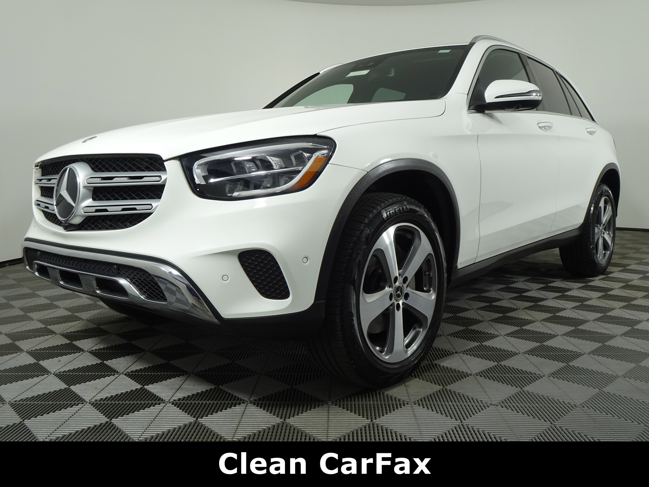 2022 Mercedes Benz GLC 300 4MATIC photo 2