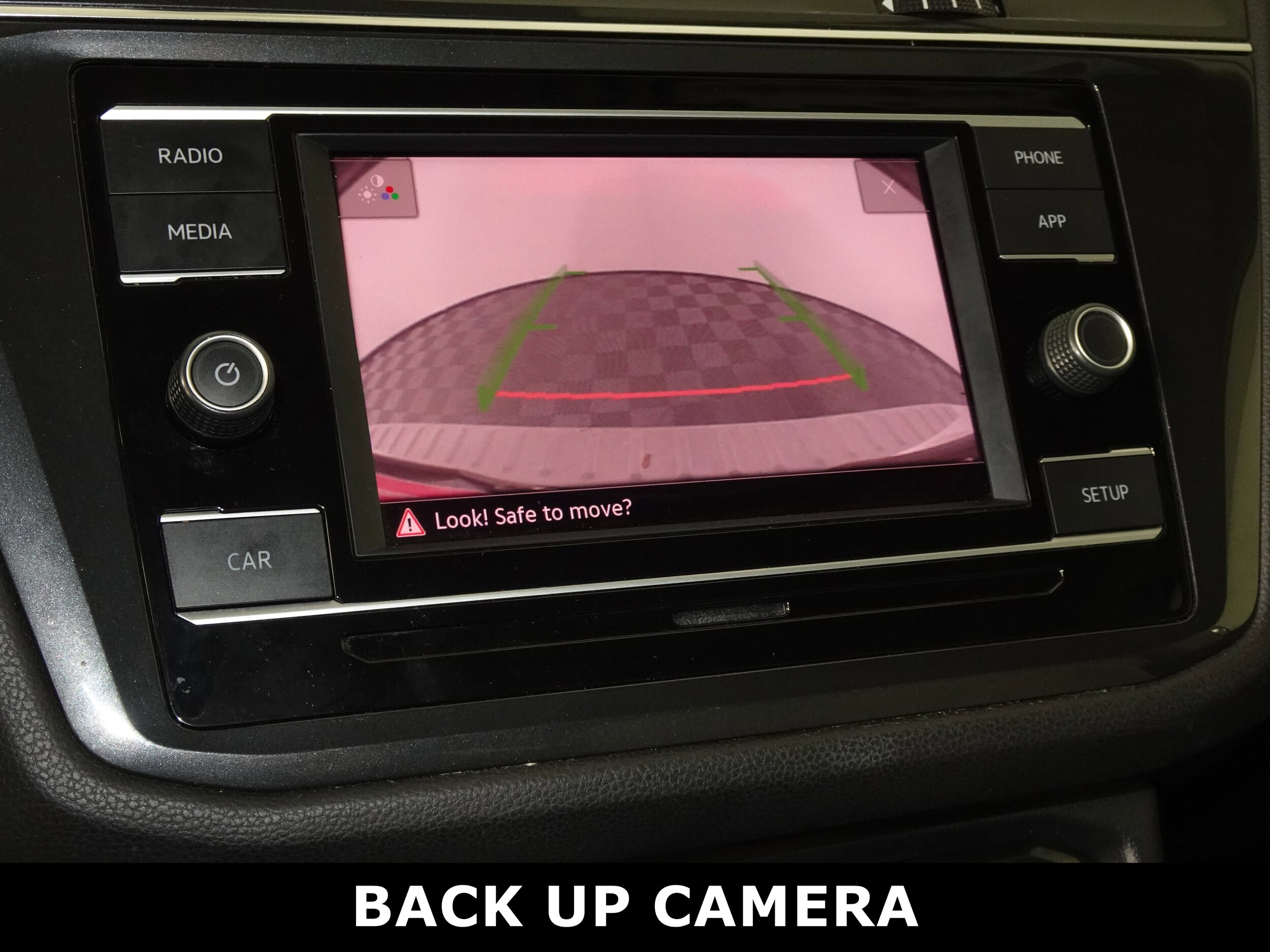 2019 Volkswagen Tiguan S photo 2