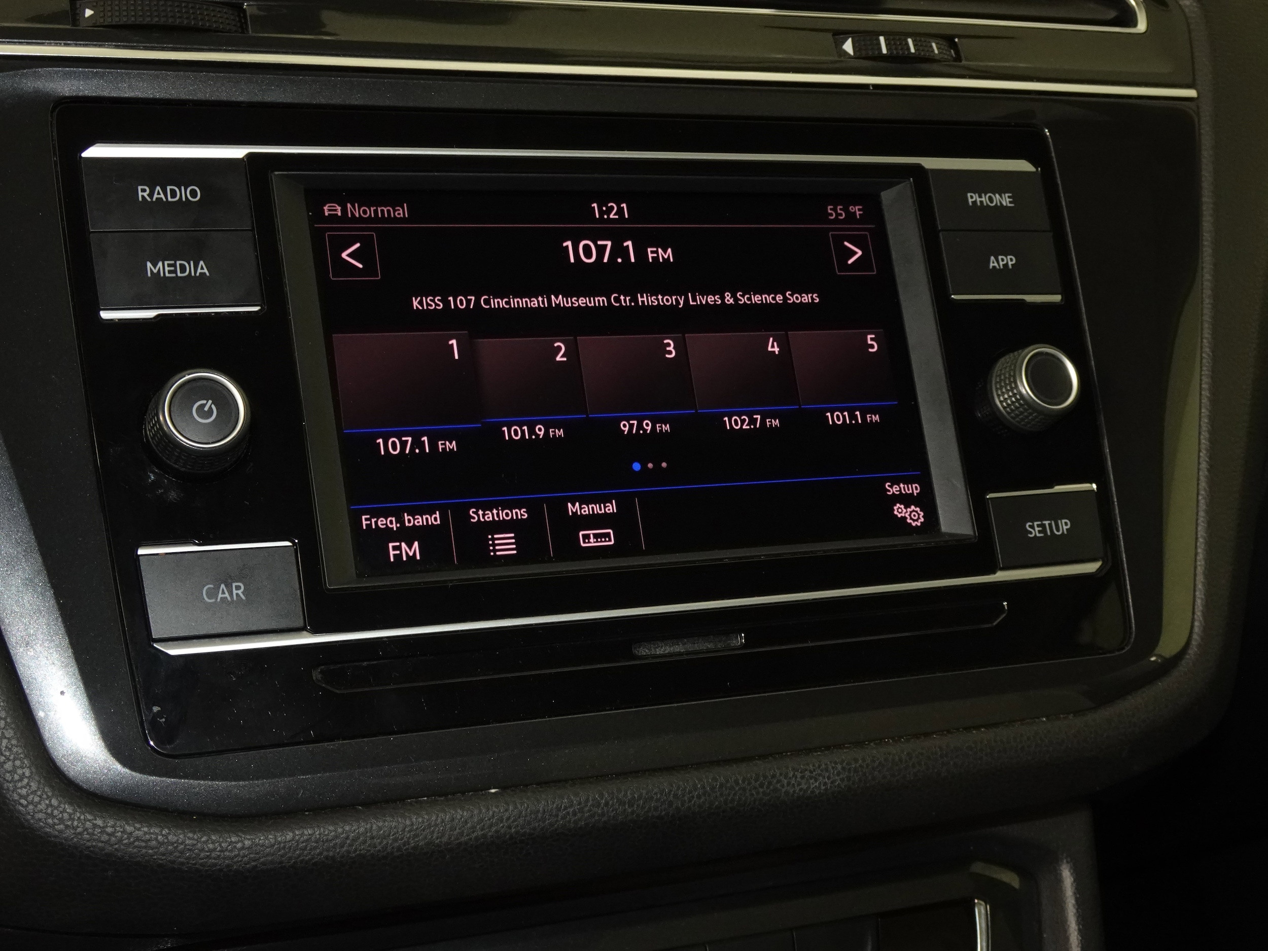 2019 Volkswagen Tiguan S photo 4