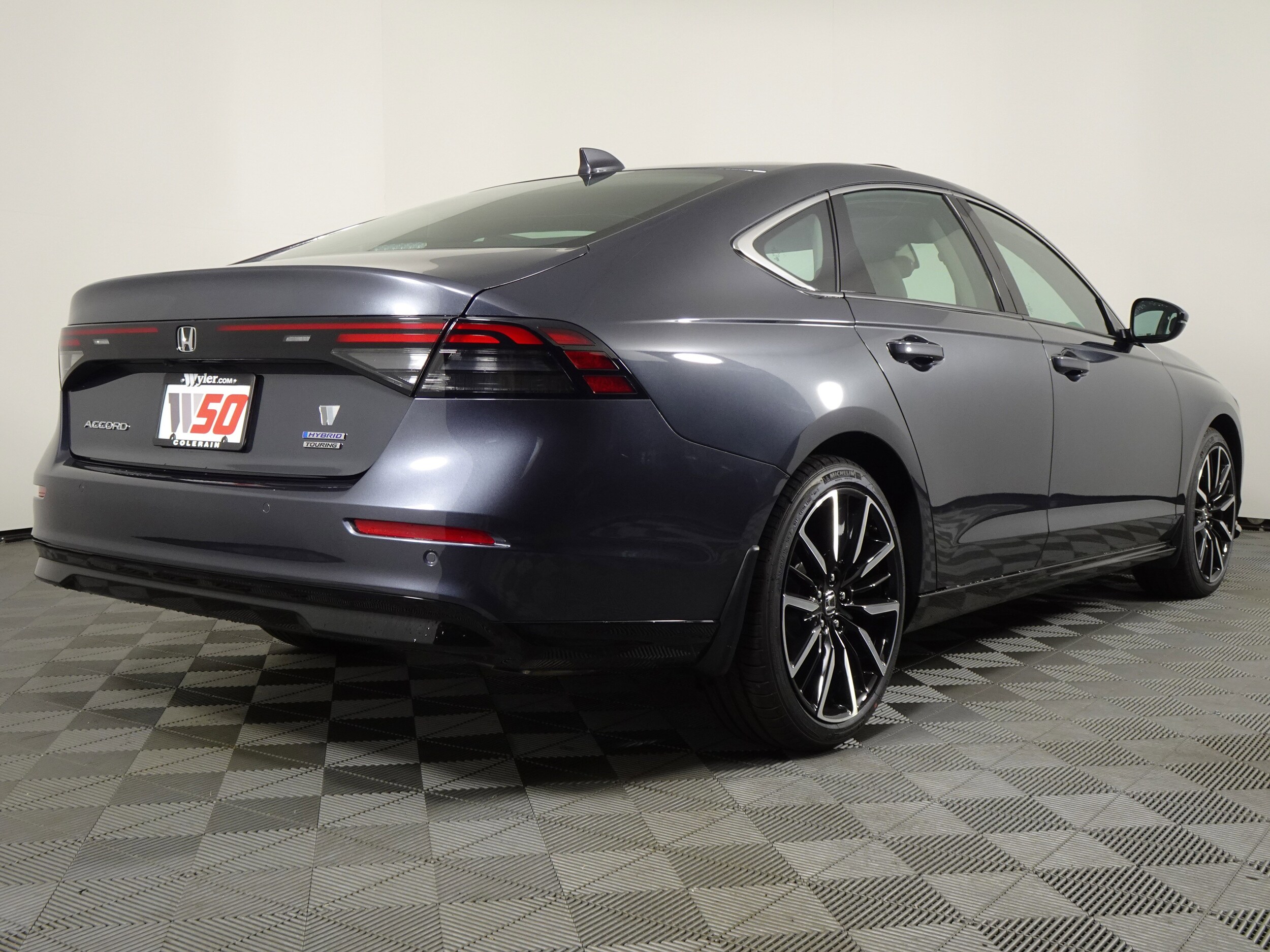 2025 Honda Accord Hybrid Touring photo 3