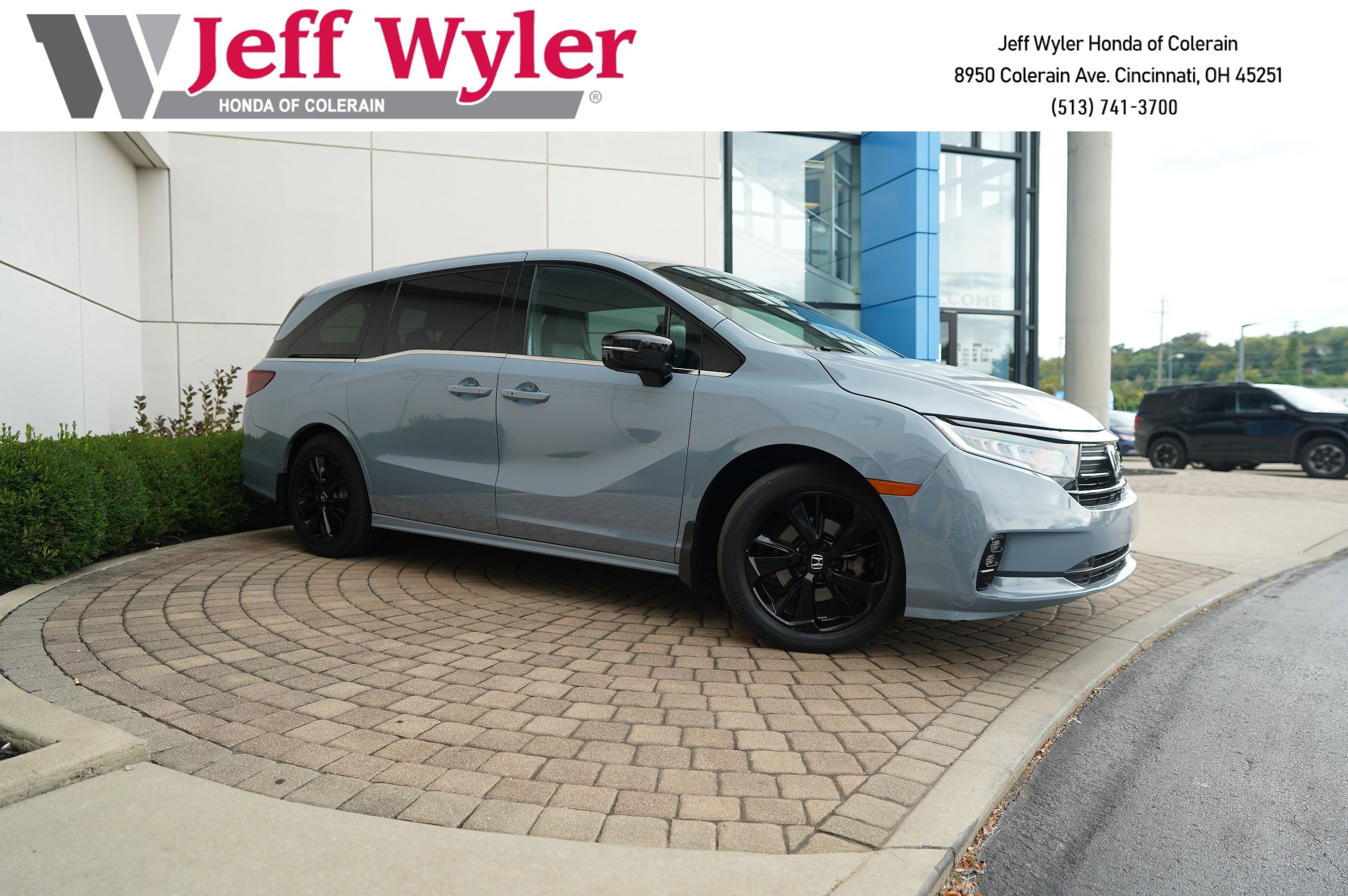 2023 Honda Odyssey SPORT's photo