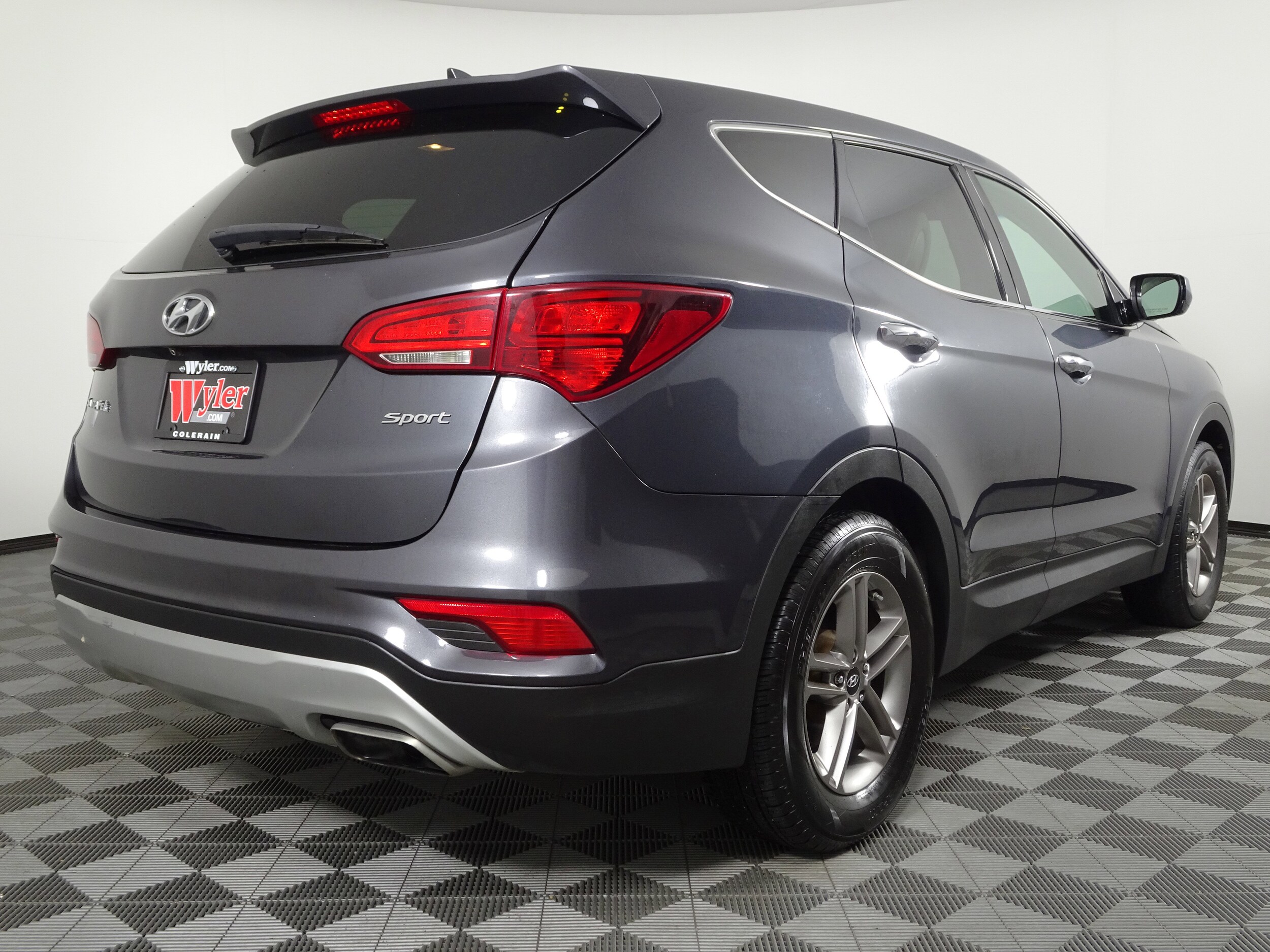 2017 Hyundai Santa Fe Sport photo 2