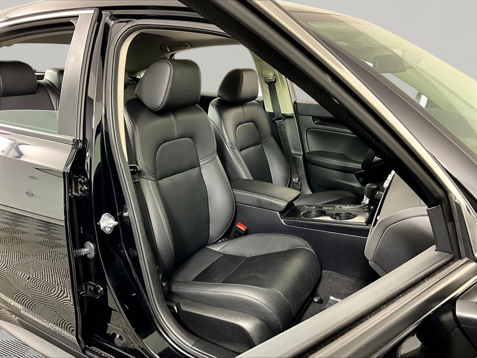 2024 Honda Civic Hatchback EX-L - Photo 29