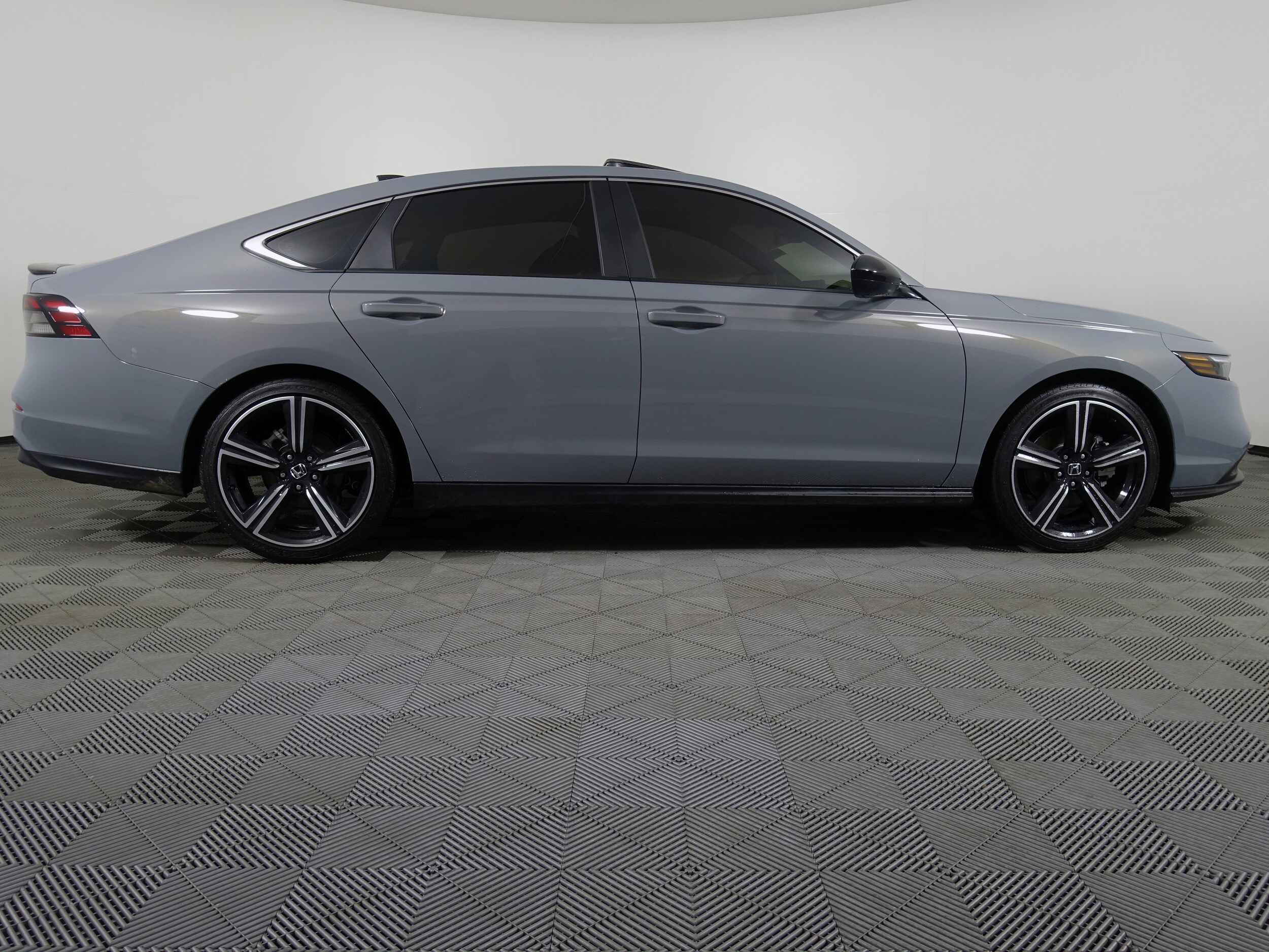 2025 Honda Accord Hybrid Sport photo 2