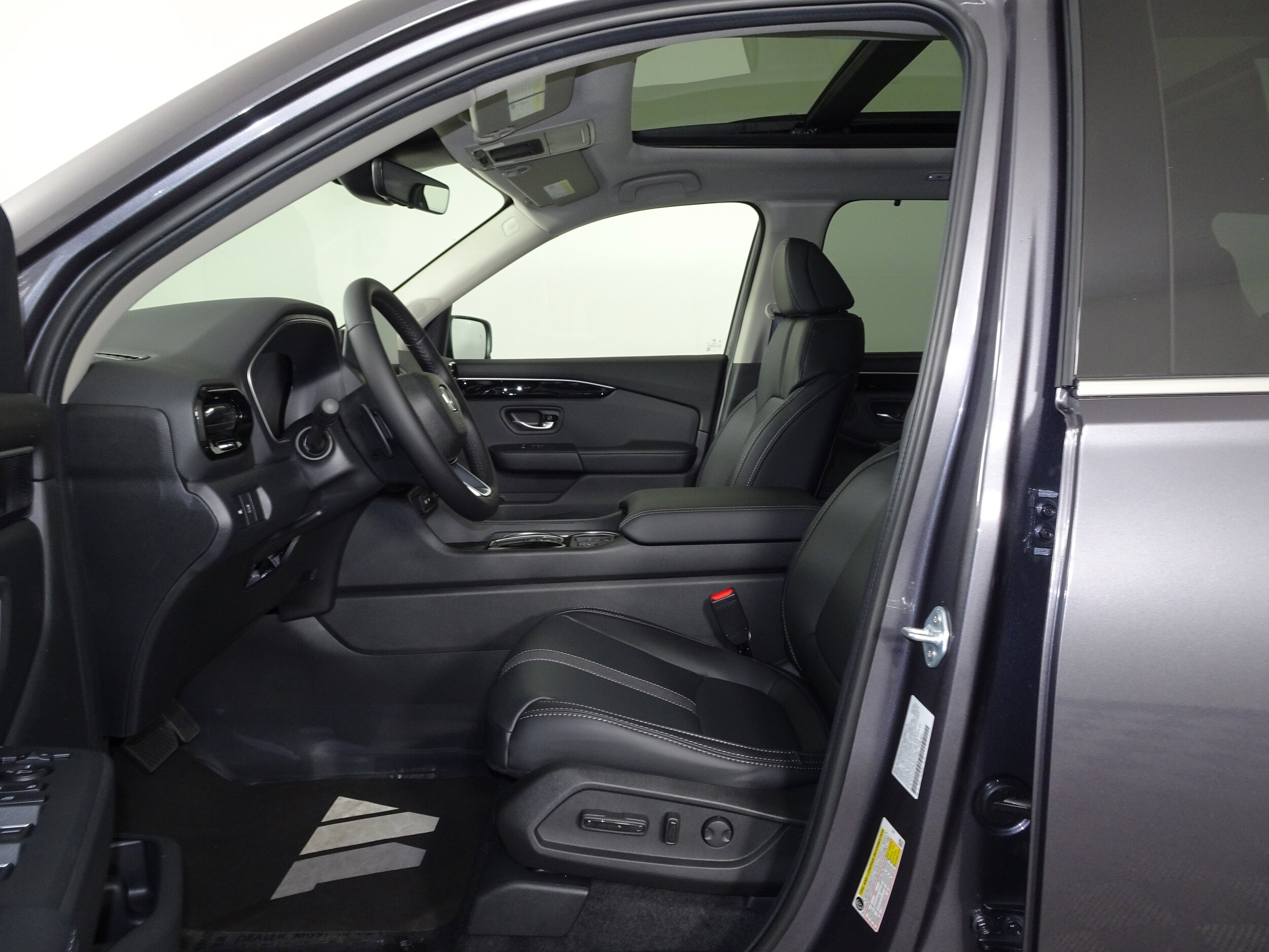 2025 Honda Pilot Touring photo 4