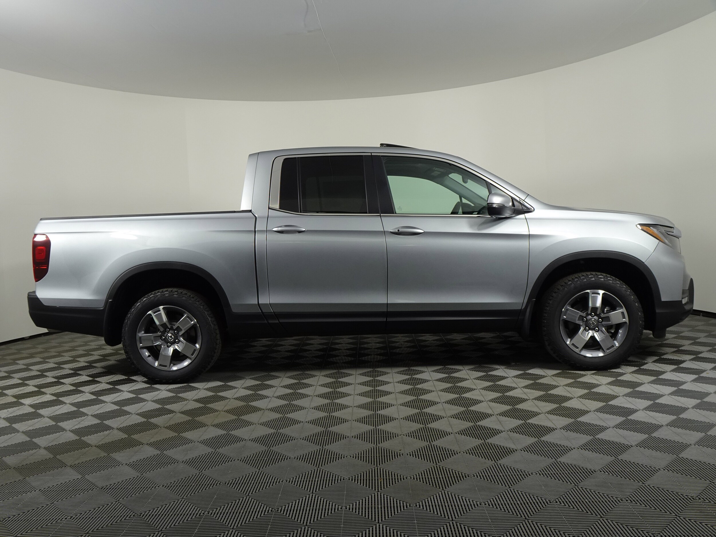 2025 Honda Ridgeline RTL photo 2