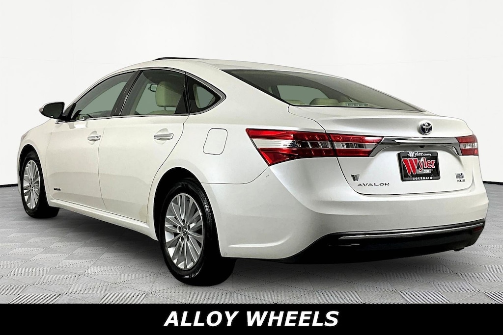 Used 2013 Toyota Avalon Hybrid 4dr Sdn XLE Premium Sedan