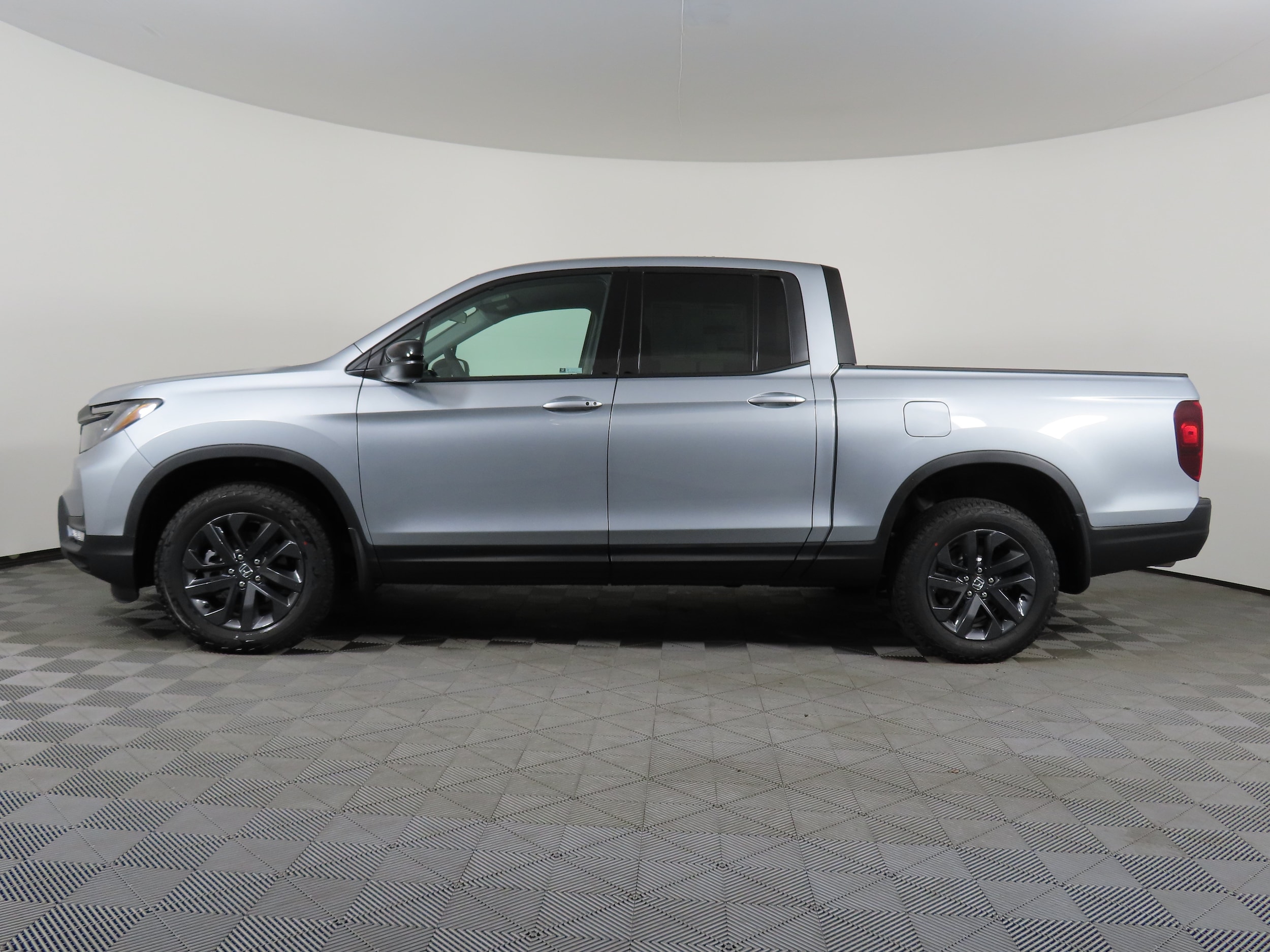 2026 Honda Ridgeline Sport - Photo 17