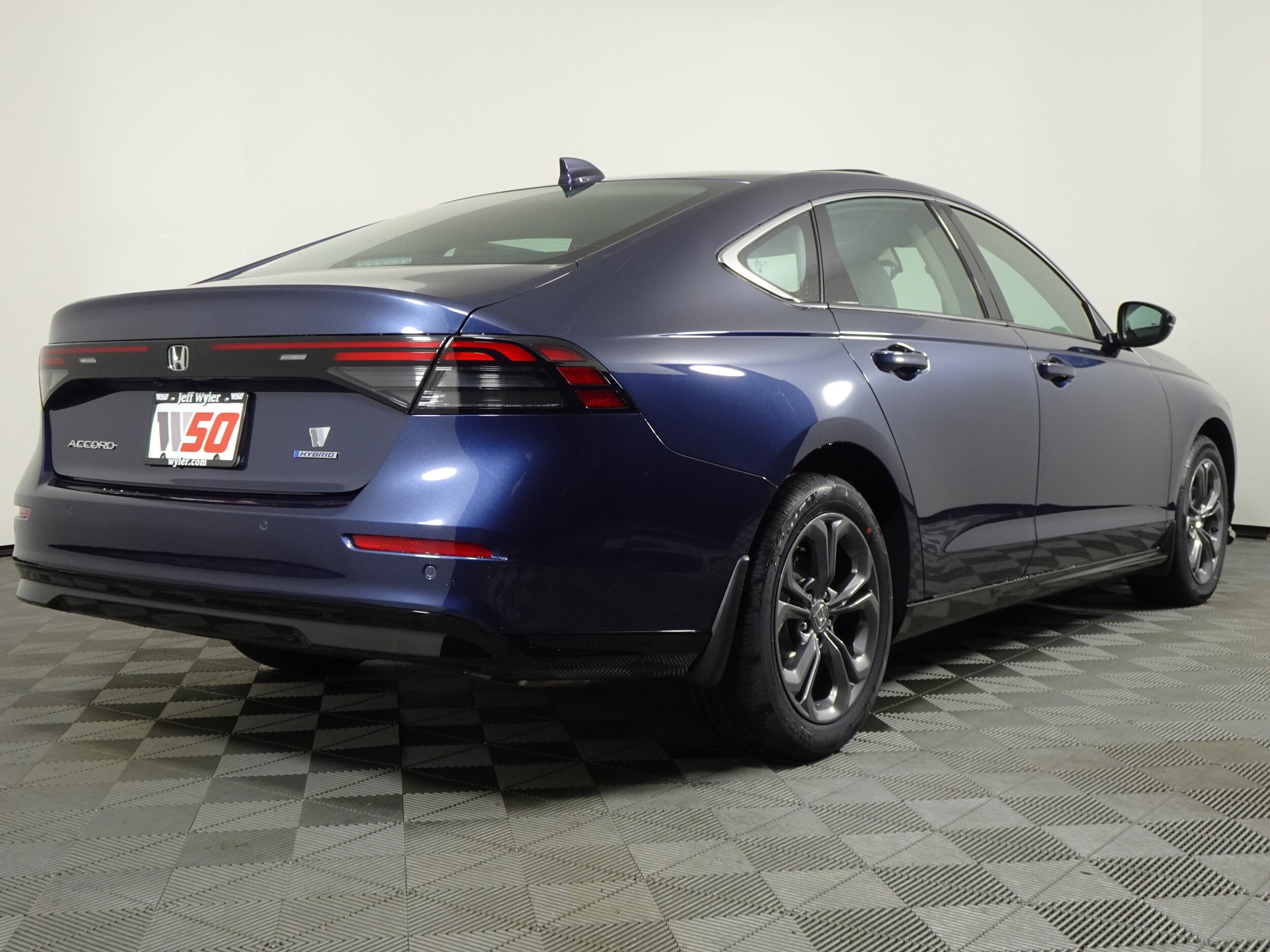 2025 Honda Accord Hybrid EX-L photo 3