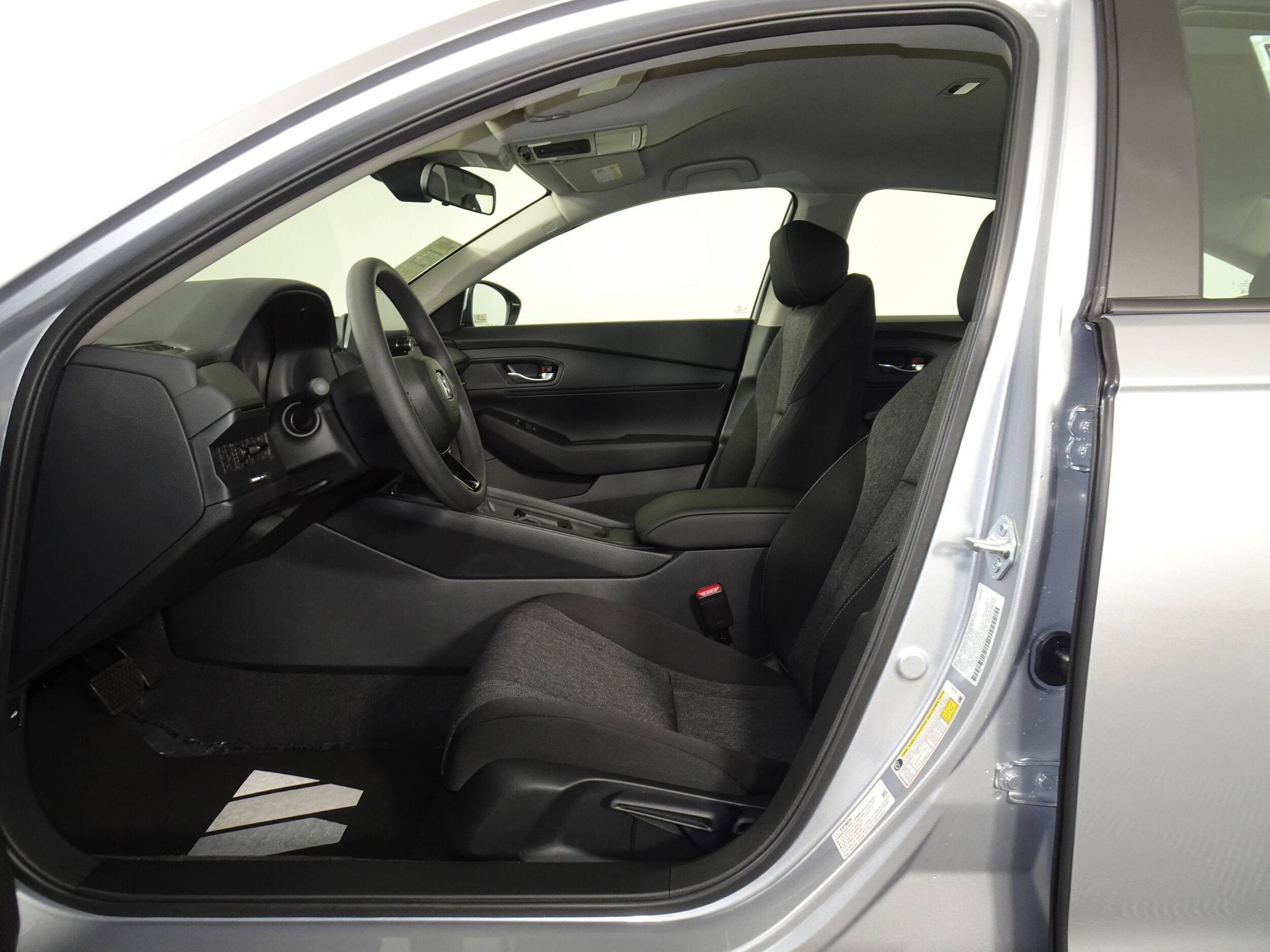 2025 Honda Accord LX photo 4