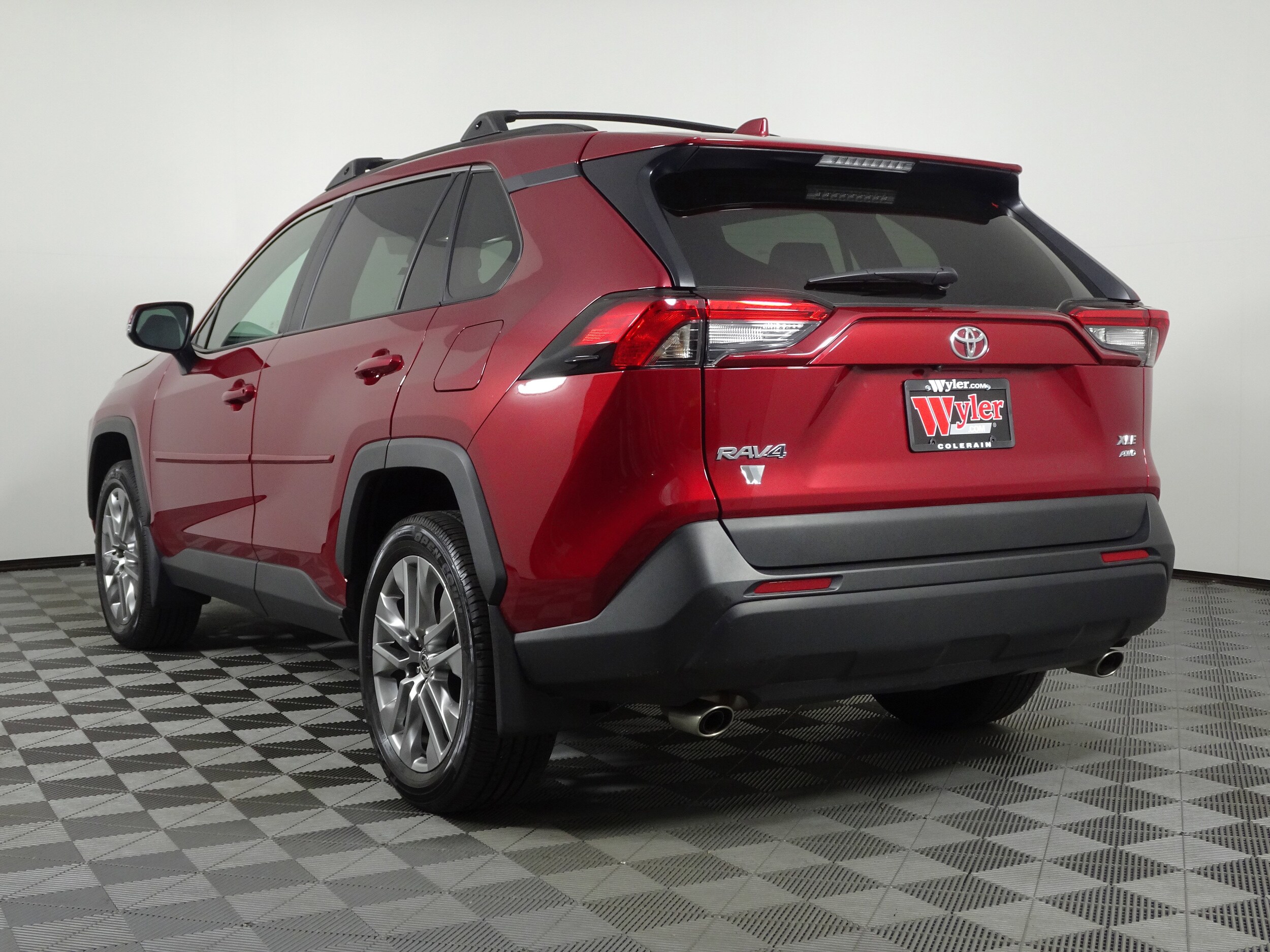 2023 Toyota RAV4 XLE Premium photo 4