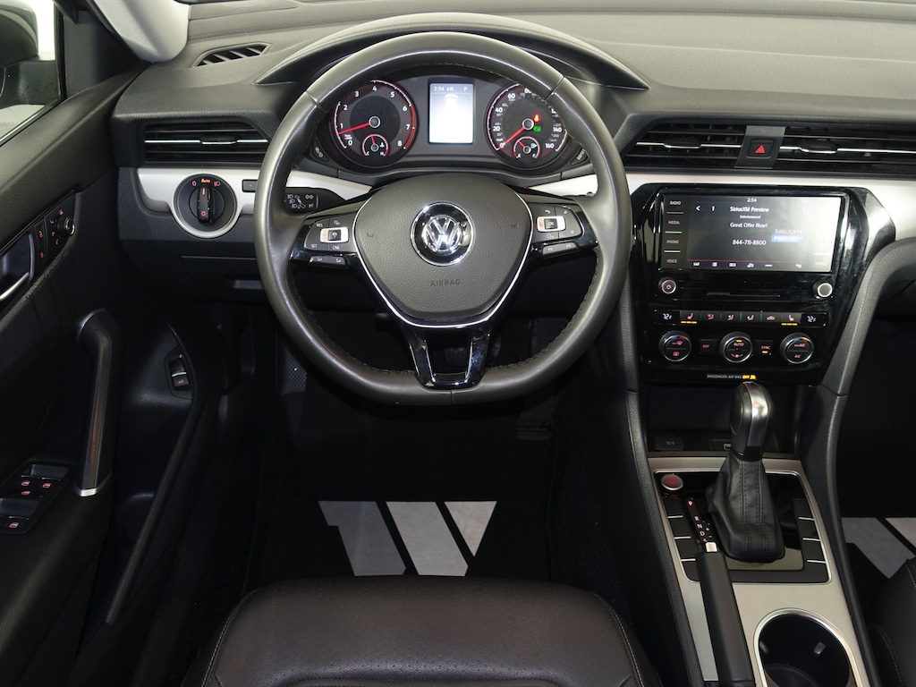 Used 2022 Volkswagen Passat 2.0T SE Auto Sedan