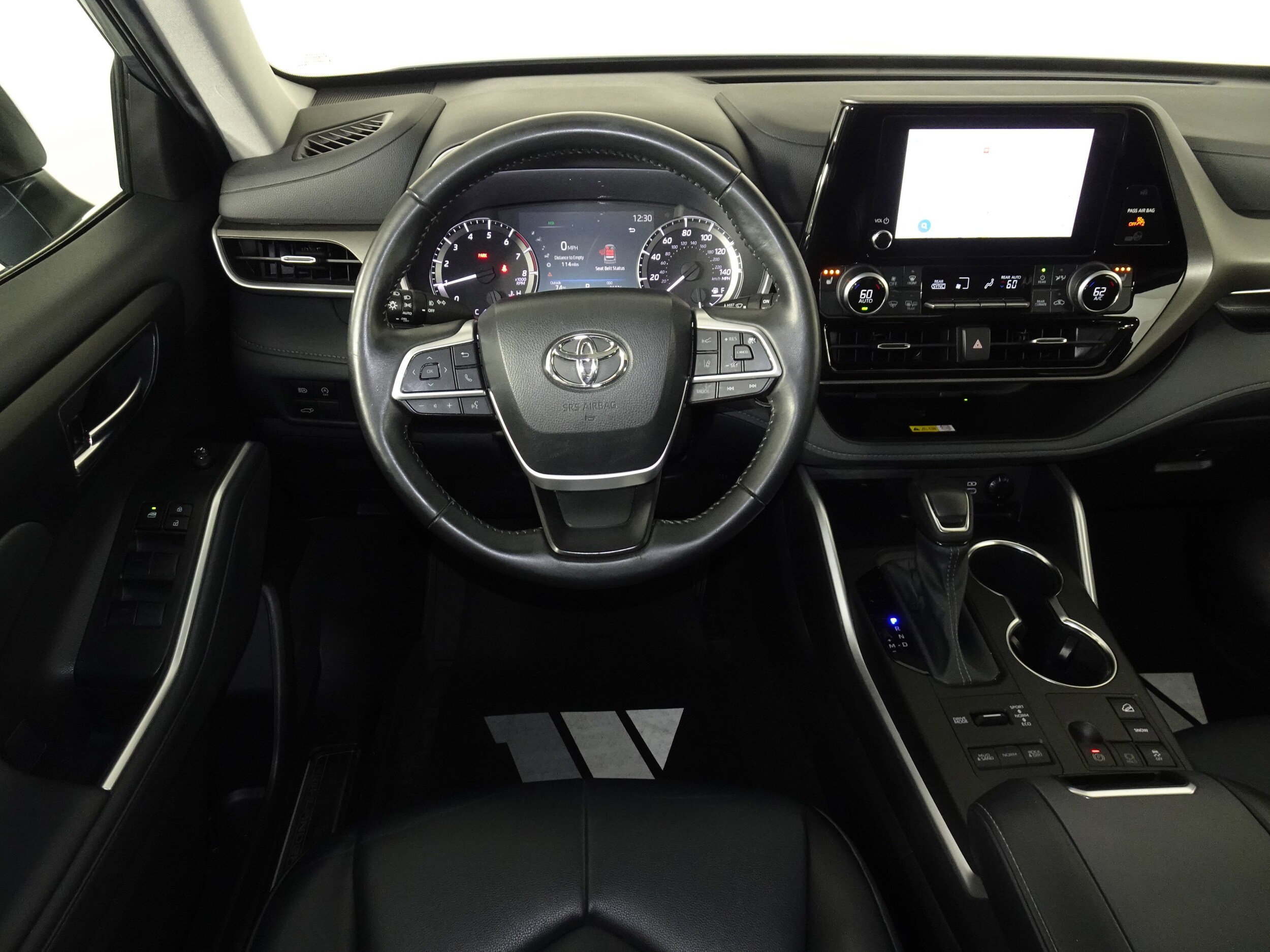 2023 Toyota Highlander XLE photo 4