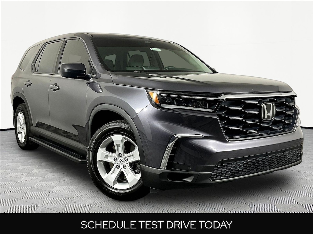 Used 2023 Honda Pilot LX AWD SUV
