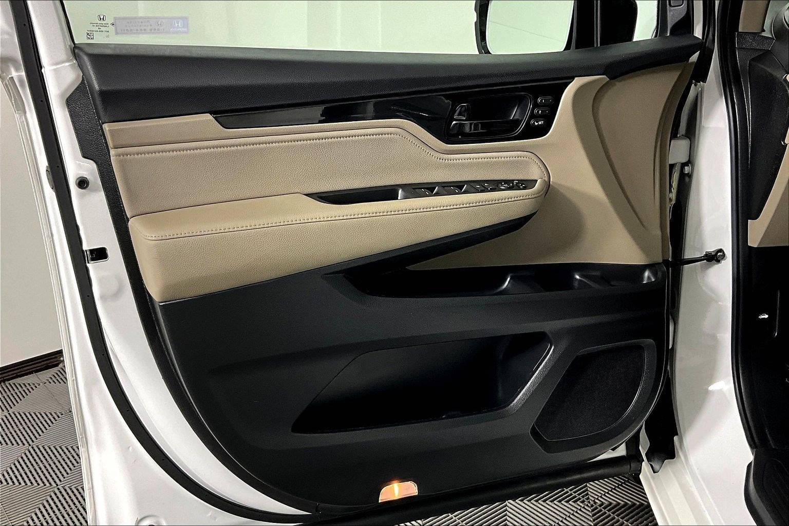 2023 Honda Odyssey Elite - Photo 18