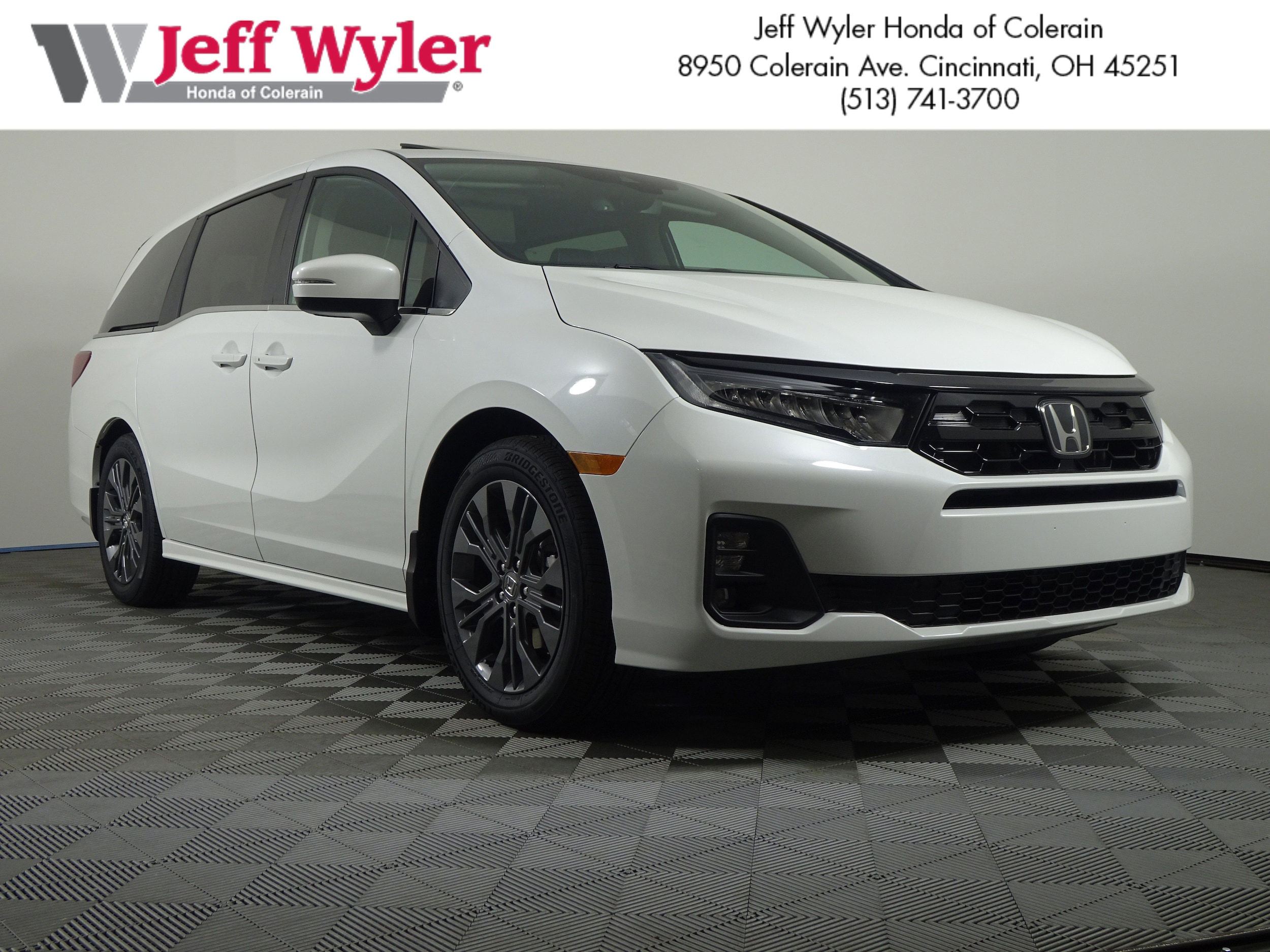 2026 Honda Odyssey Touring's photo