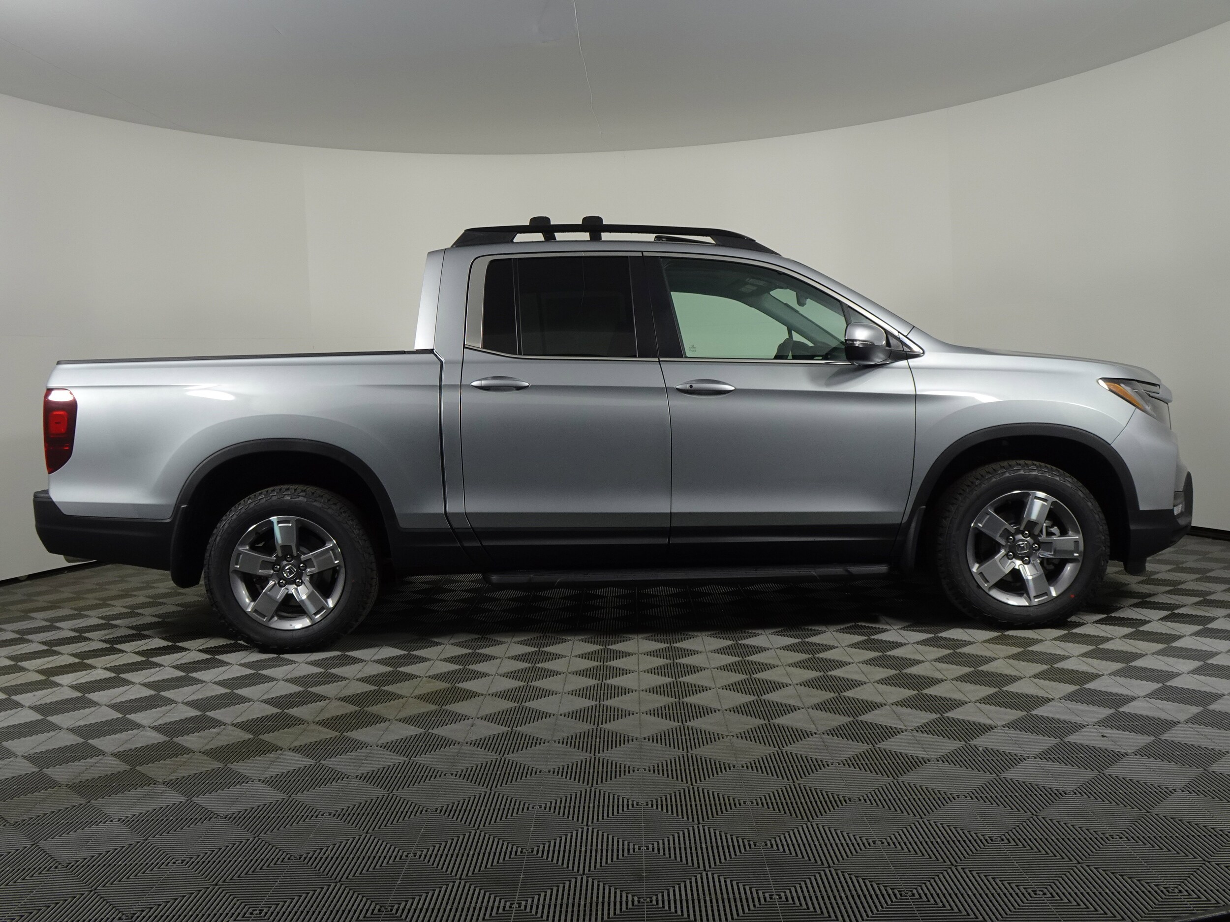 2025 Honda Ridgeline RTL photo 2