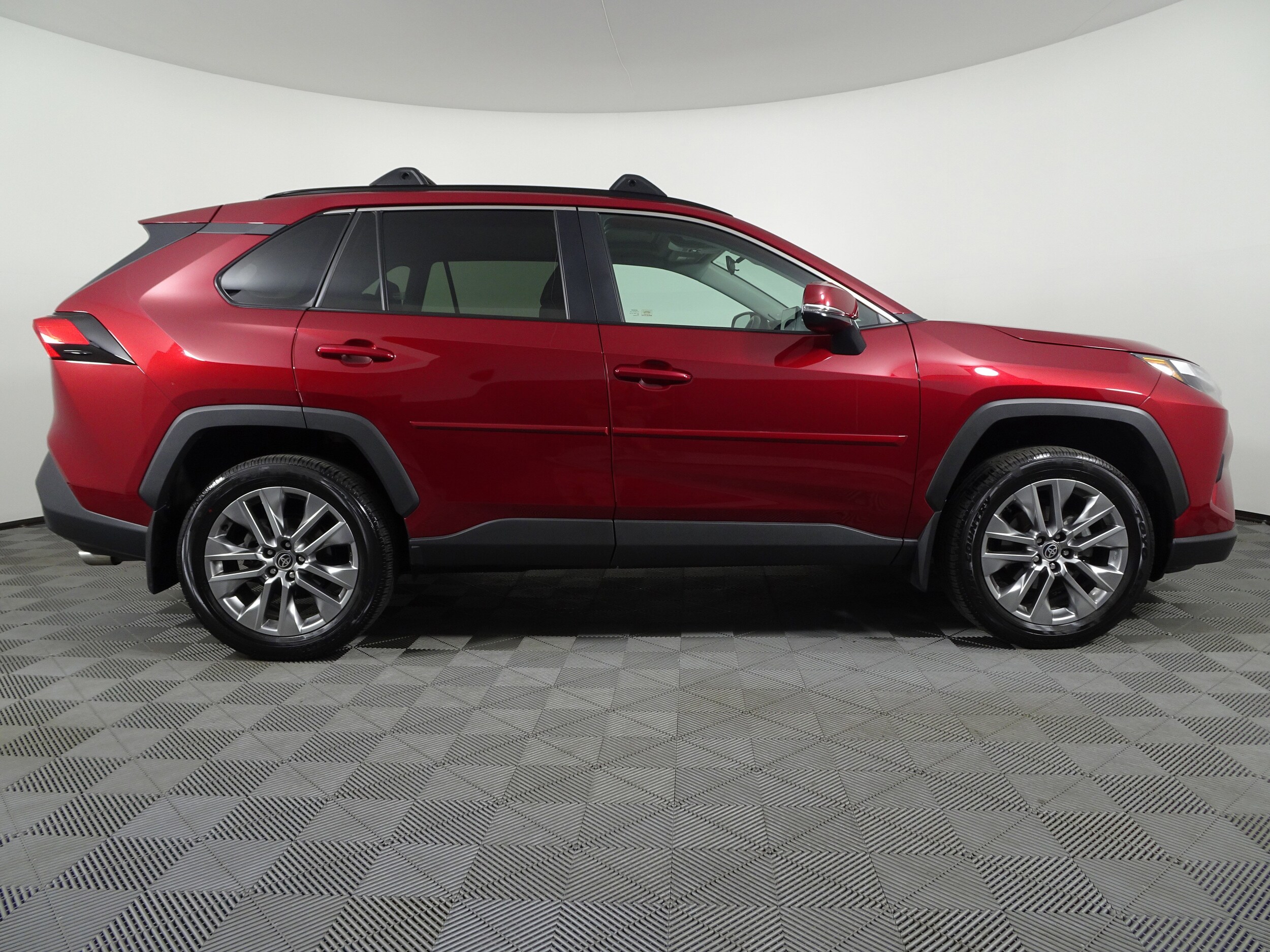 2023 Toyota RAV4 XLE Premium photo 2